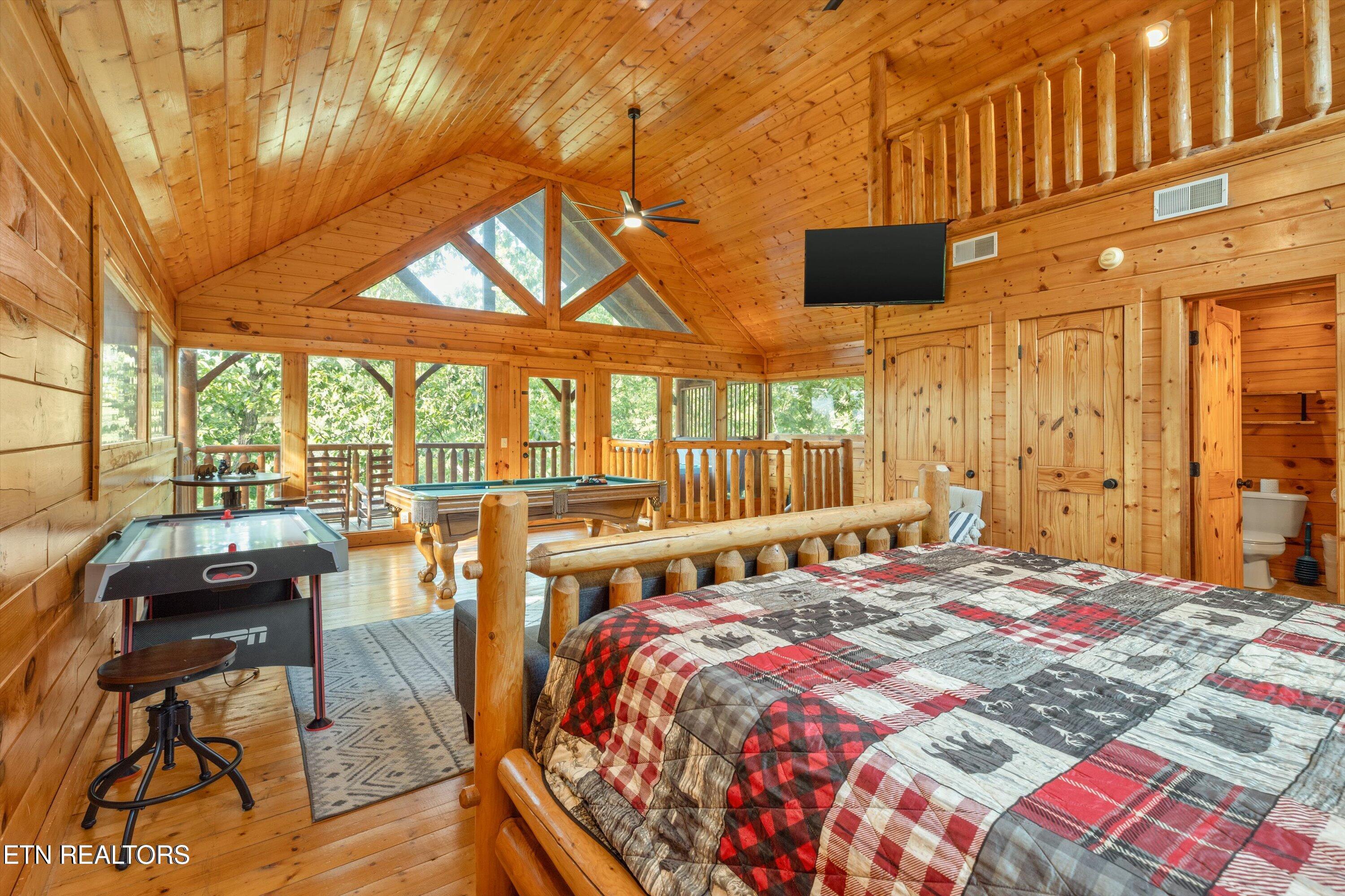 1109 Autumn Path Way