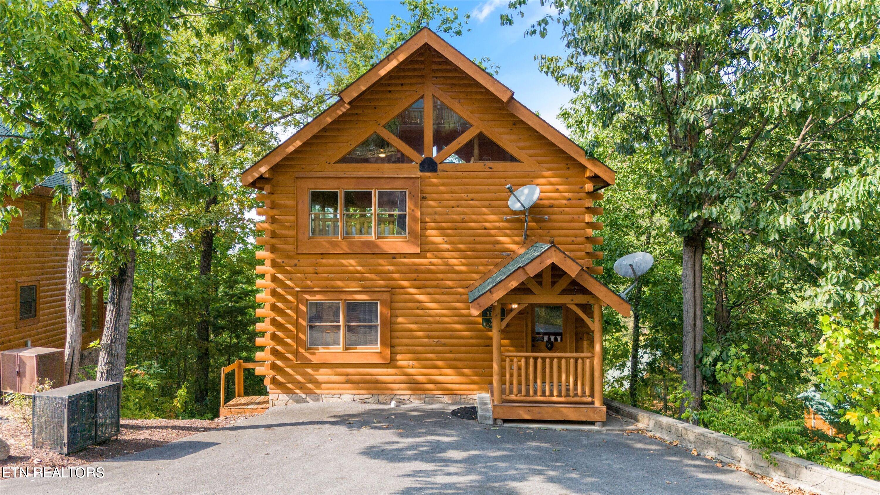 1109 Autumn Path Way