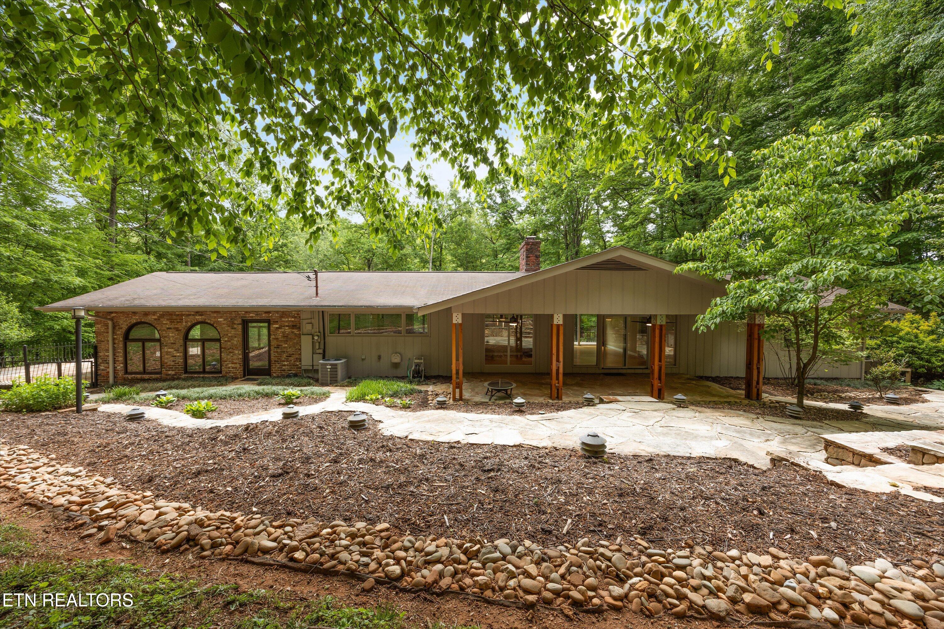 3521 Montlake Drive