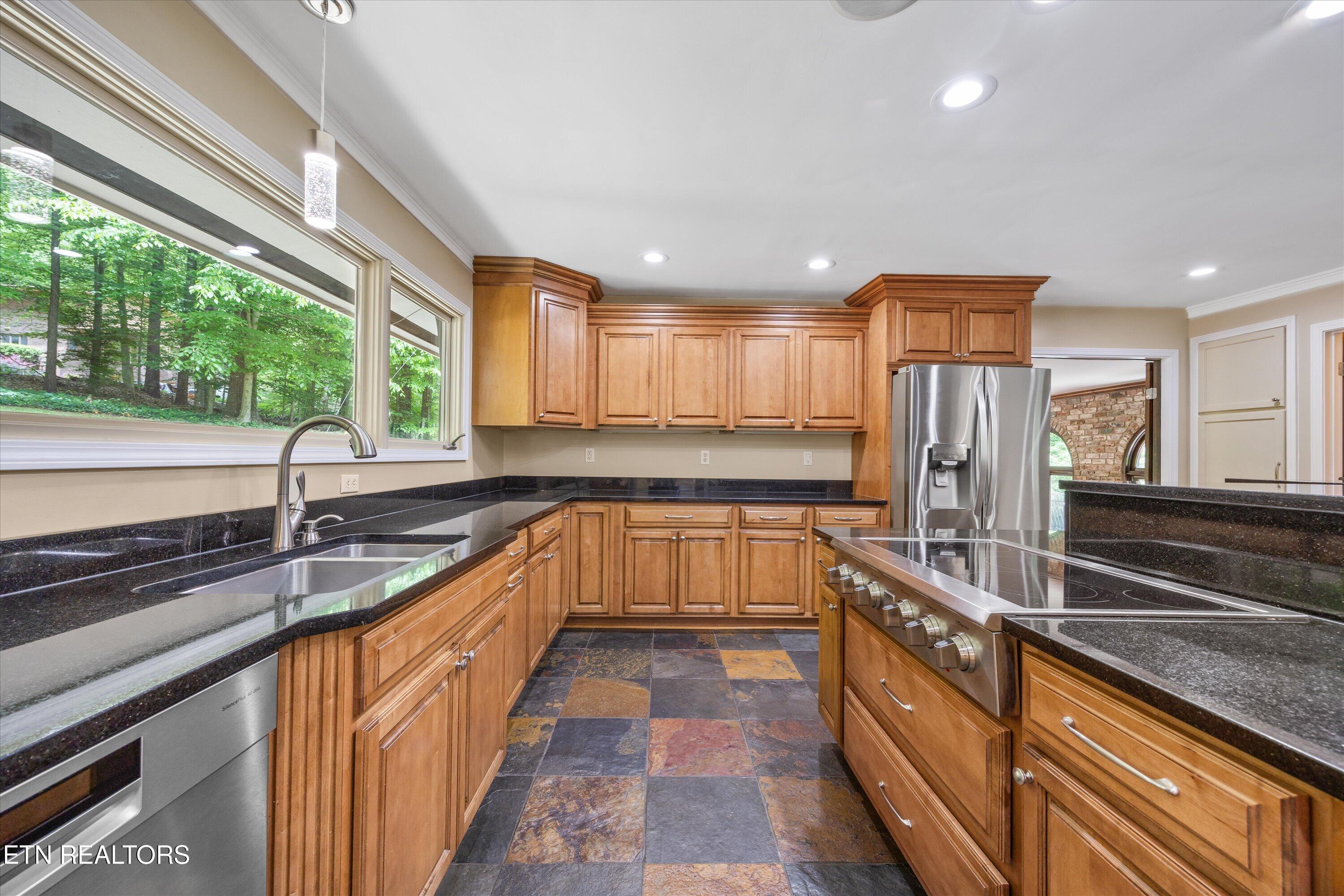 3521 Montlake Drive