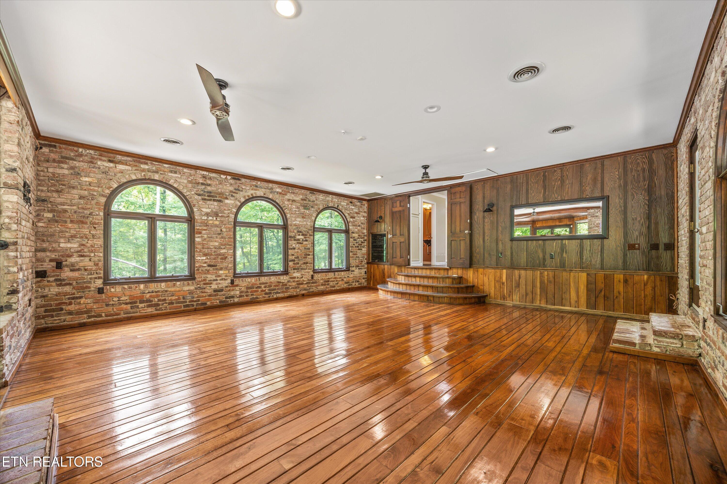 3521 Montlake Drive