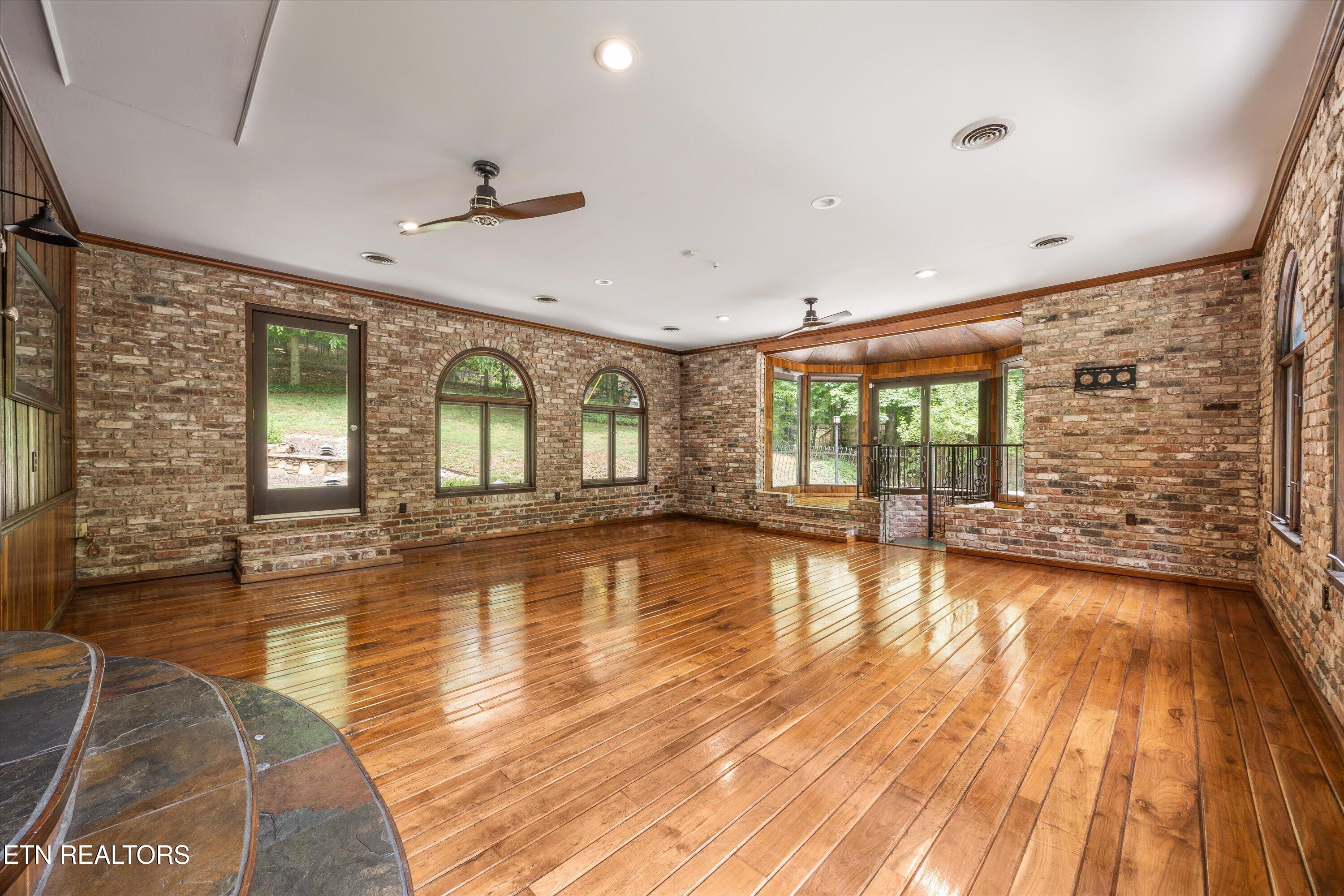 3521 Montlake Drive