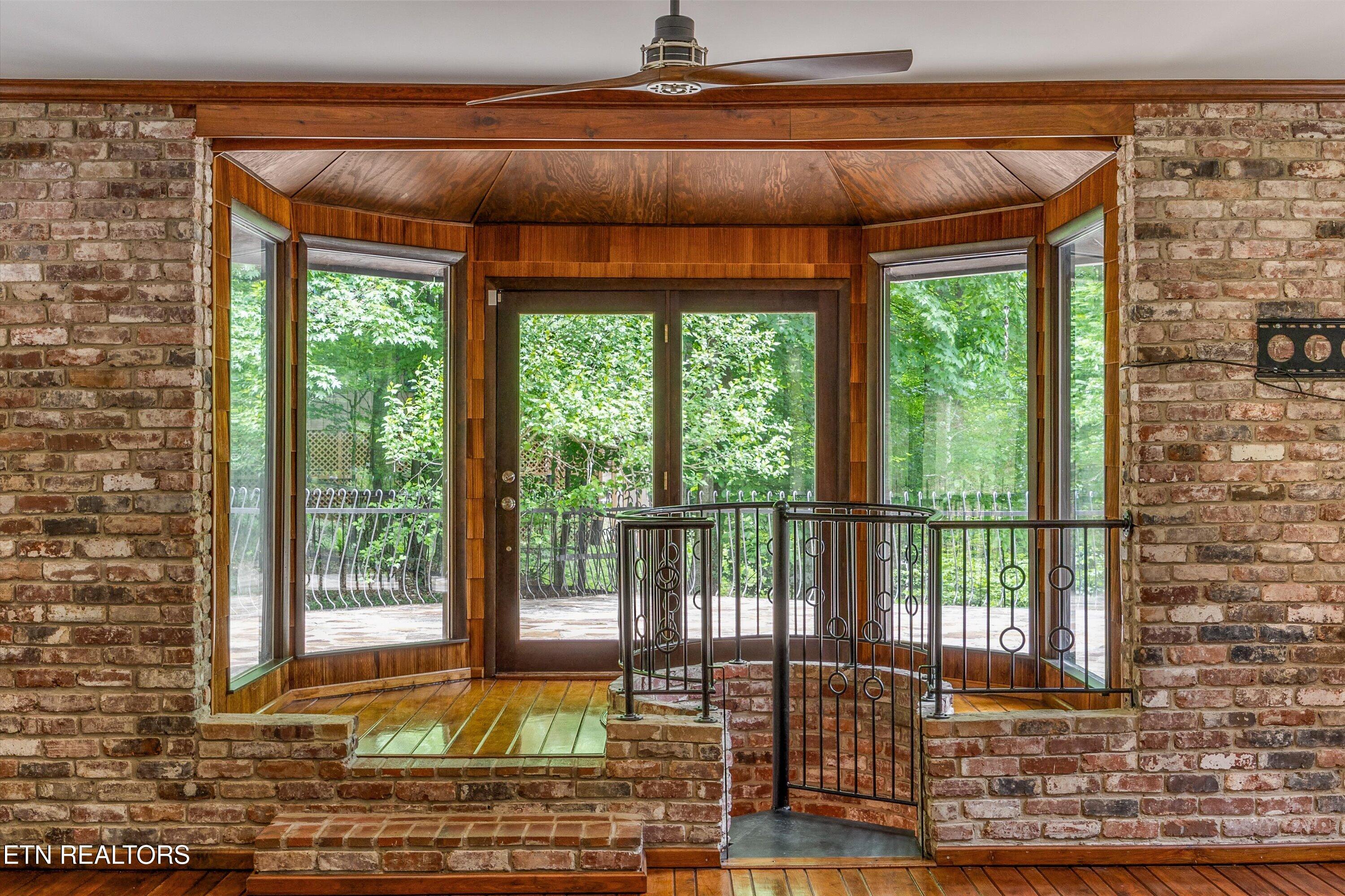 3521 Montlake Drive