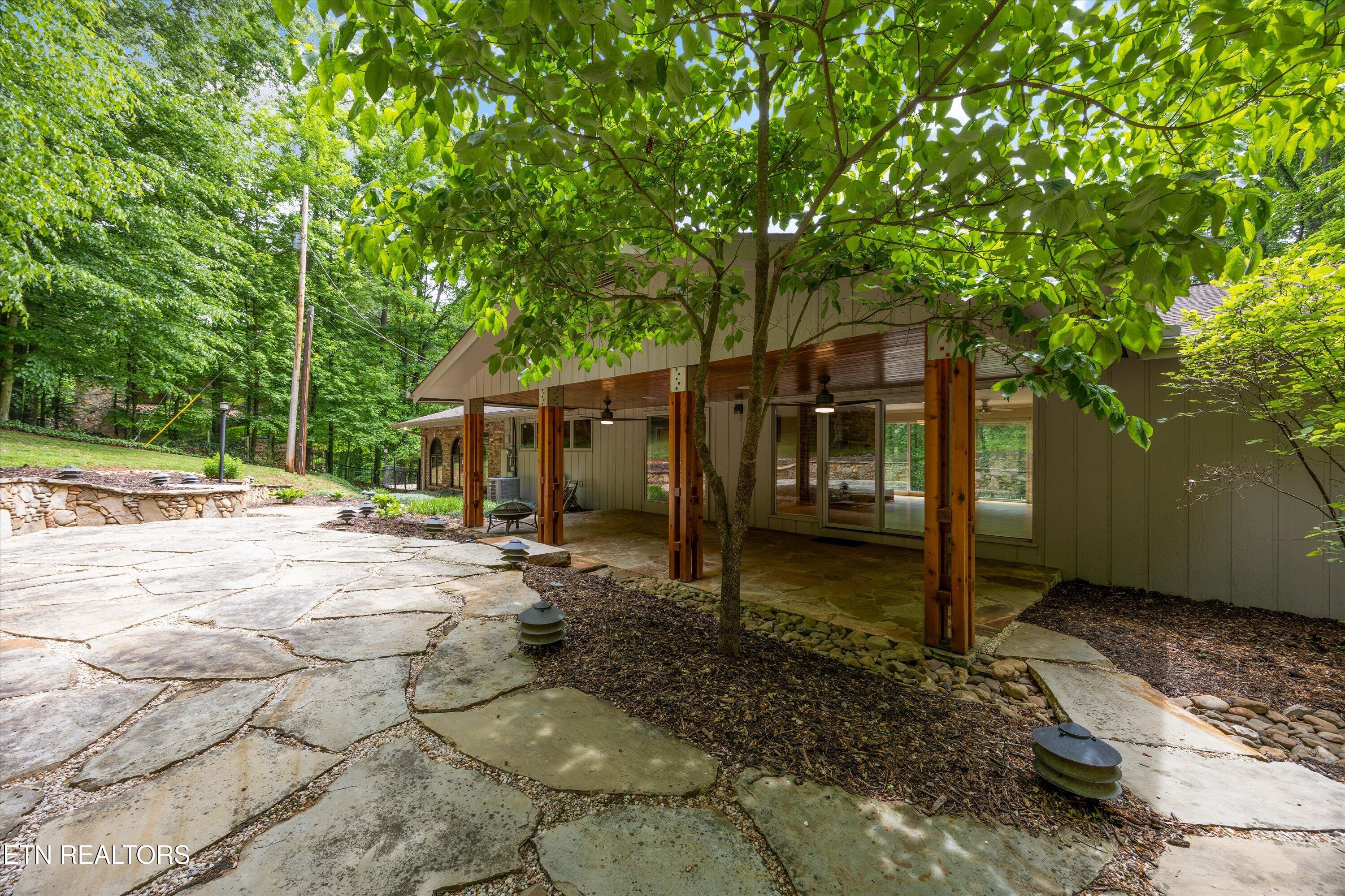 3521 Montlake Drive