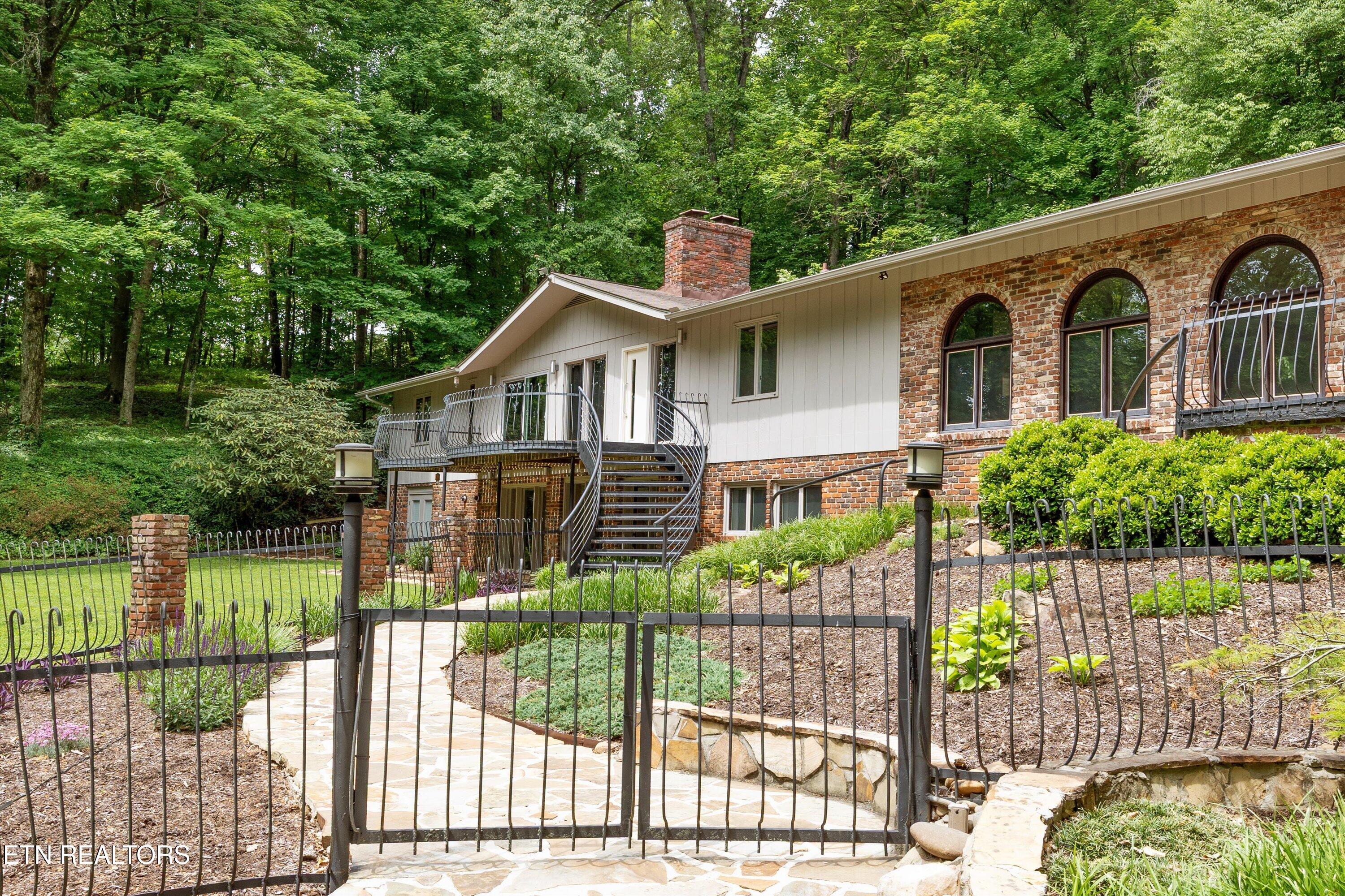 3521 Montlake Drive