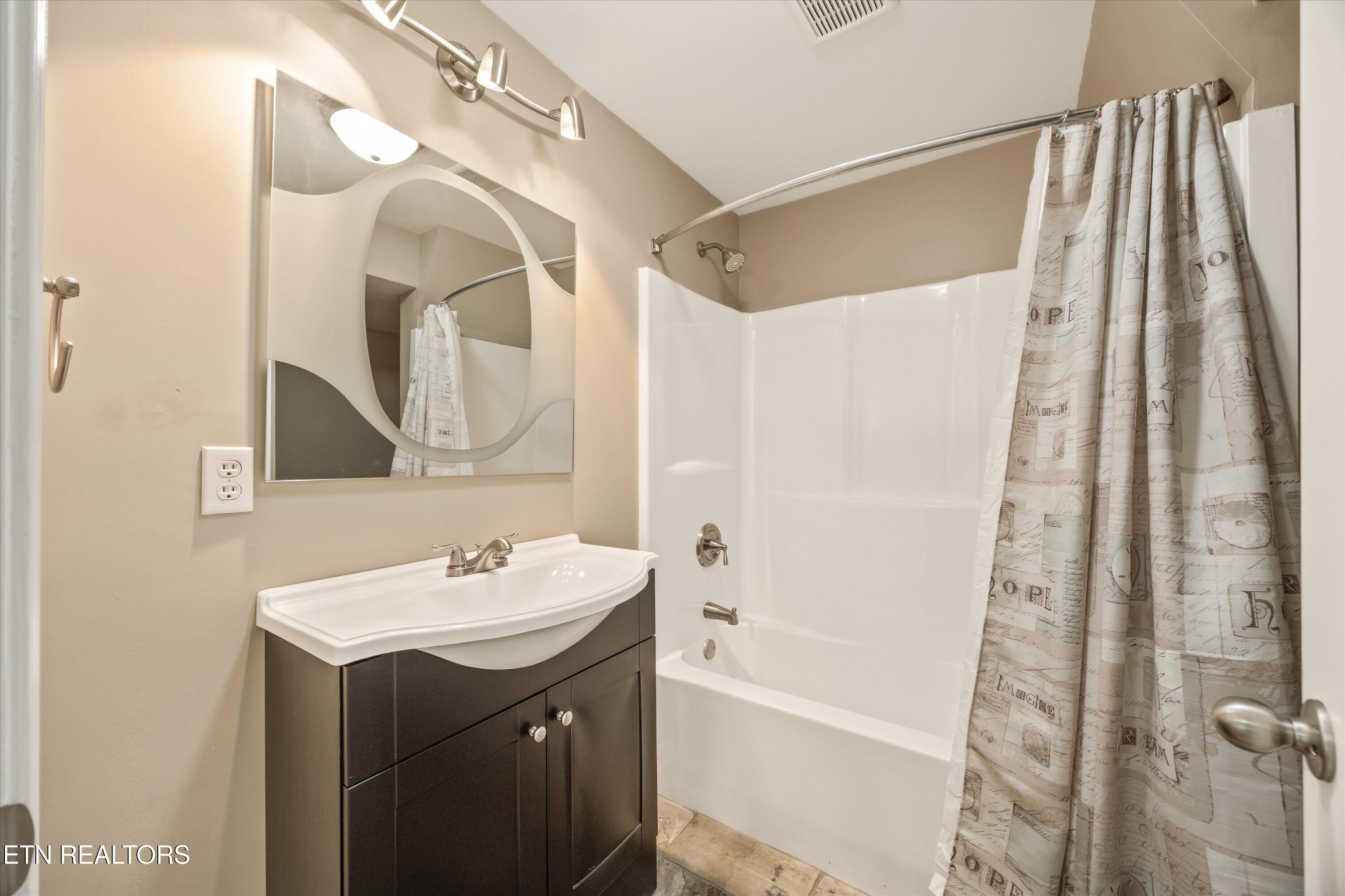 3521 Montlake Drive