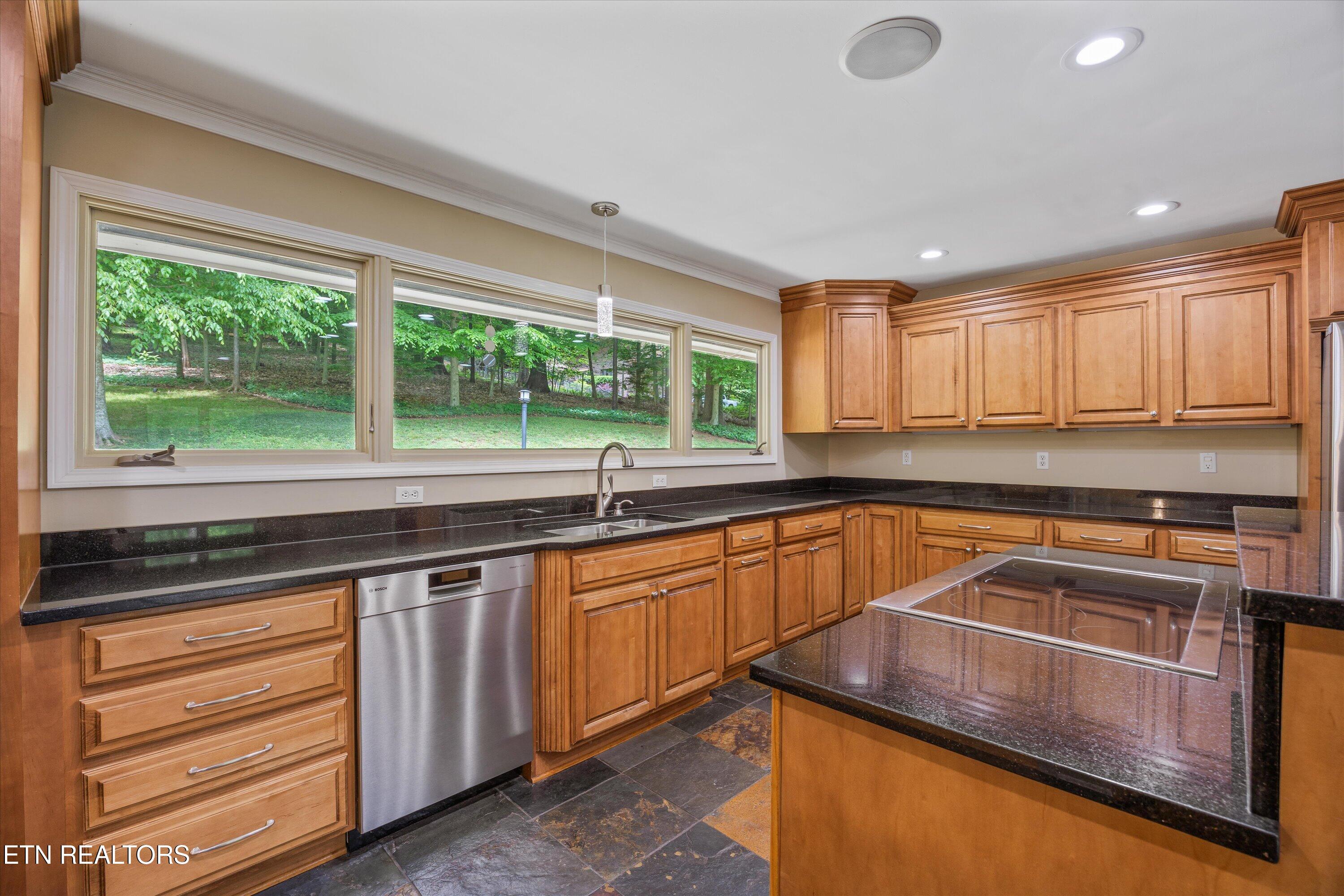 3521 Montlake Drive