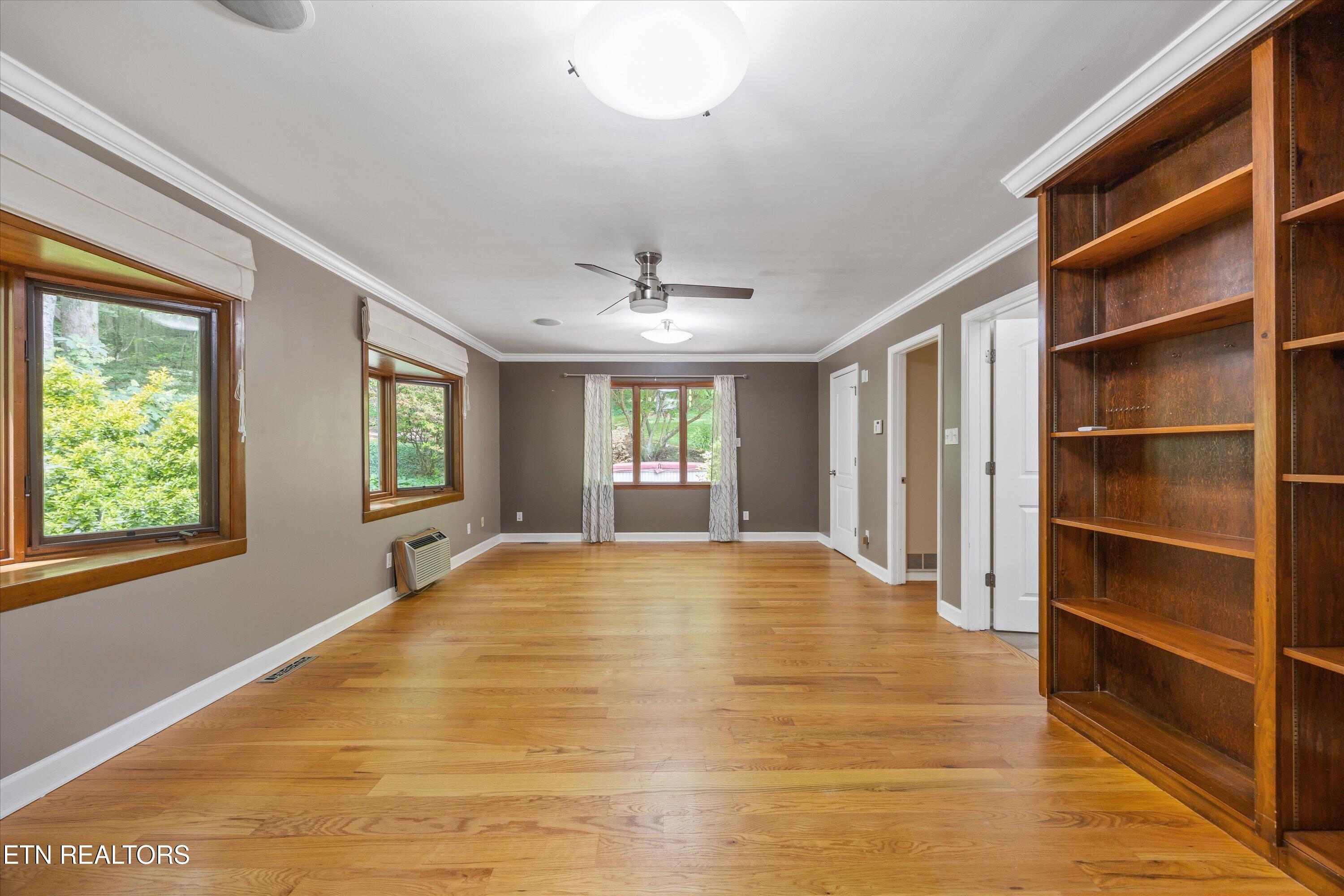 3521 Montlake Drive