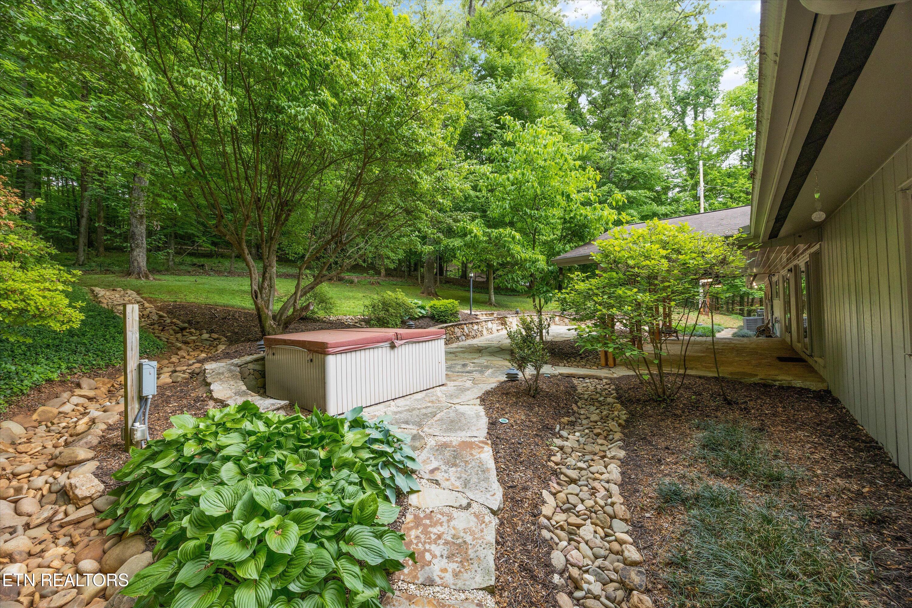 3521 Montlake Drive