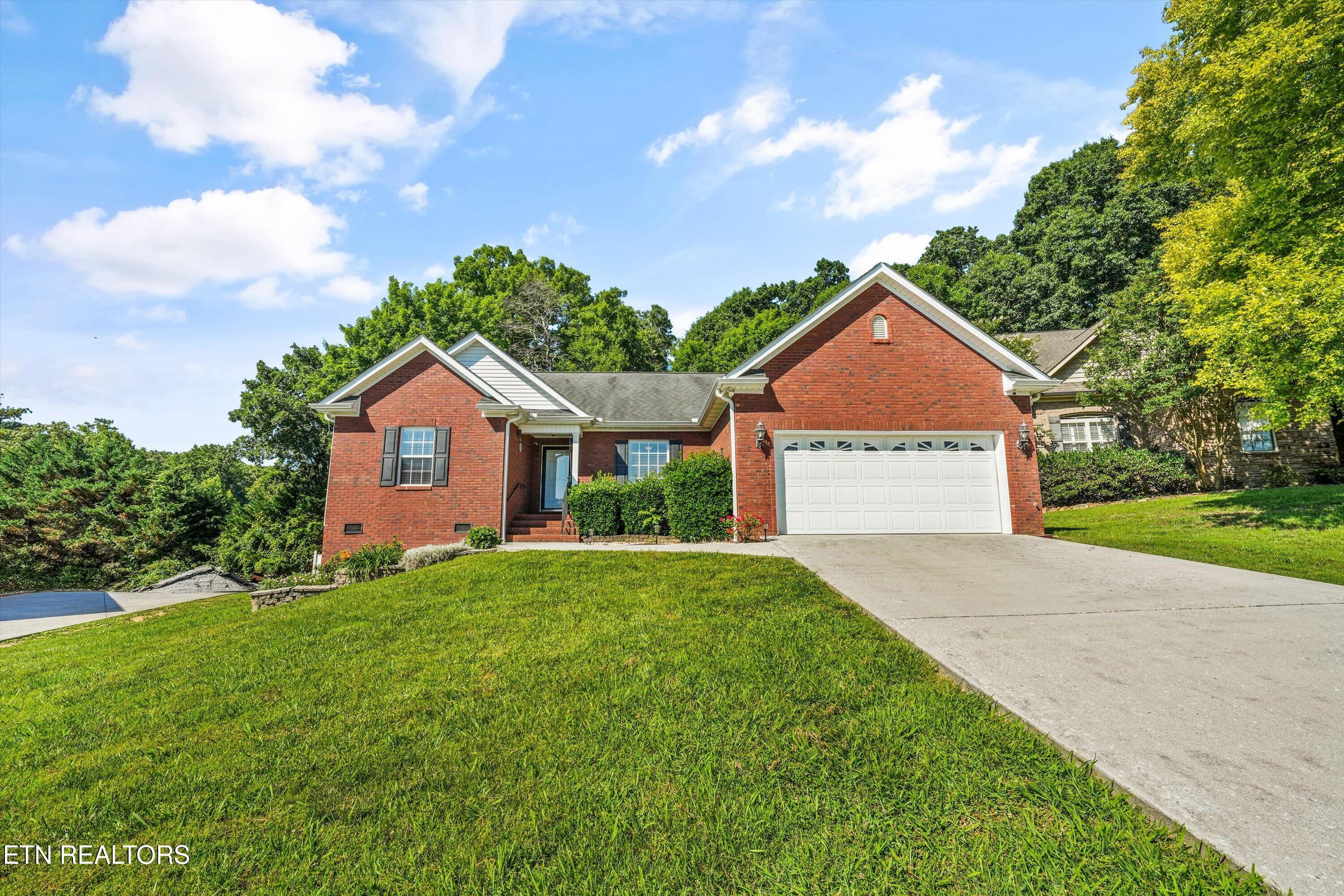 8007 Frederick John St