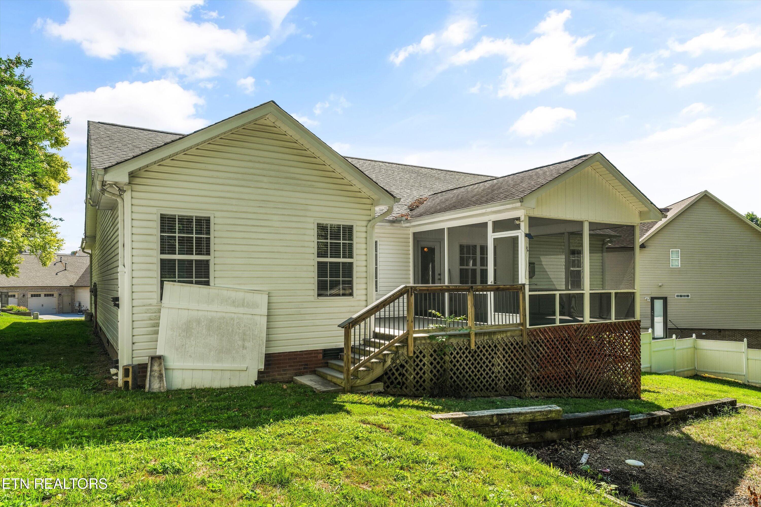 8007 Frederick John St