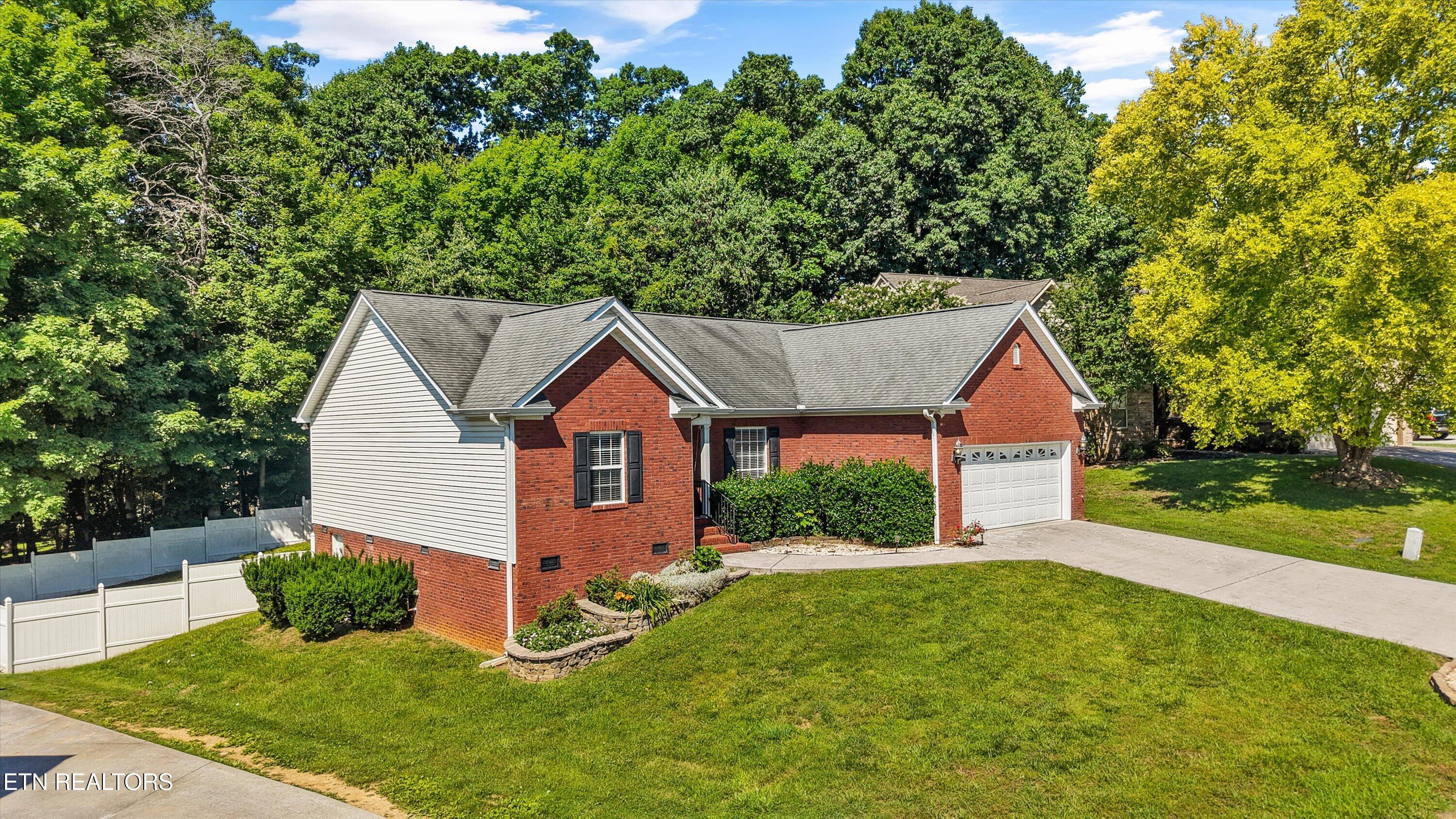 8007 Frederick John St