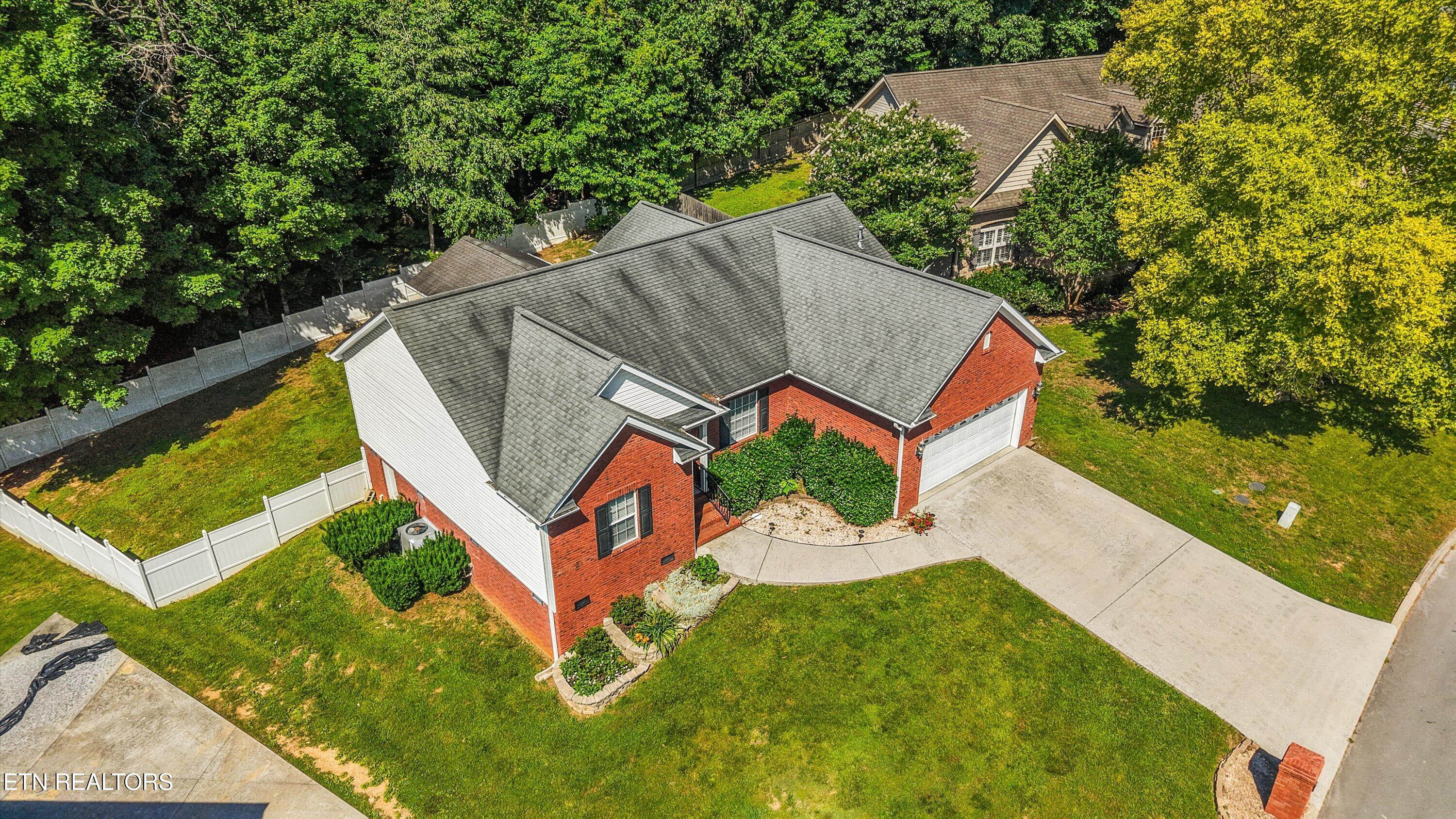 8007 Frederick John St