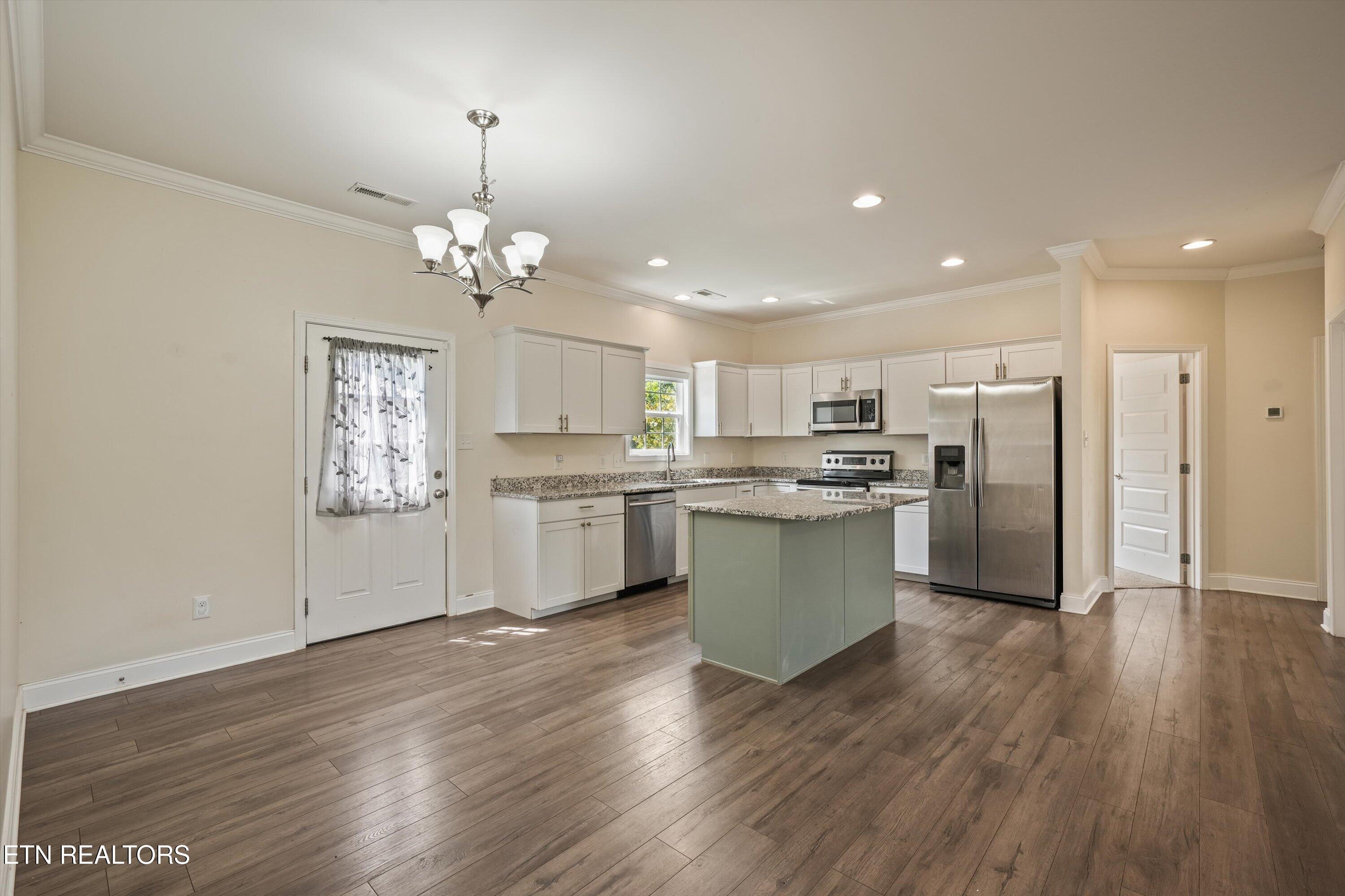 2000 Country Brook Lane