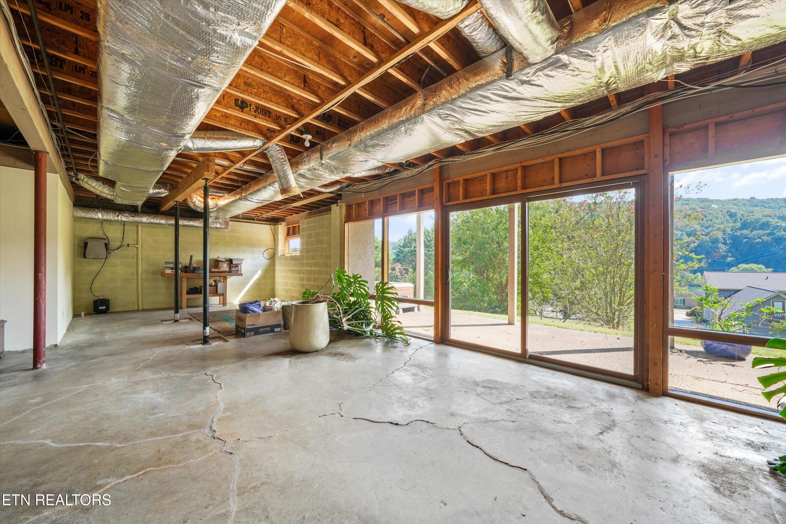 109 Lakeview Place