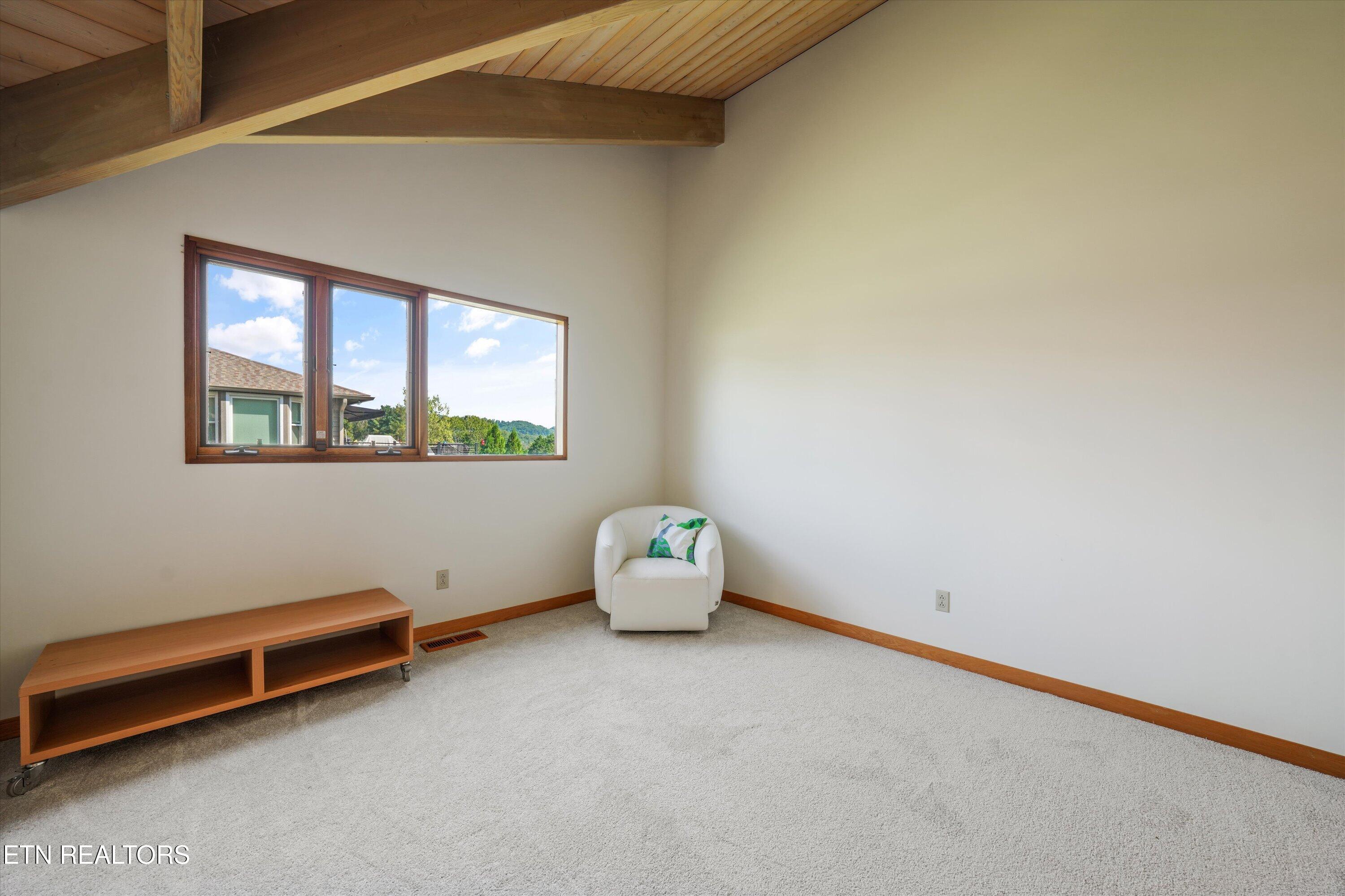 109 Lakeview Place