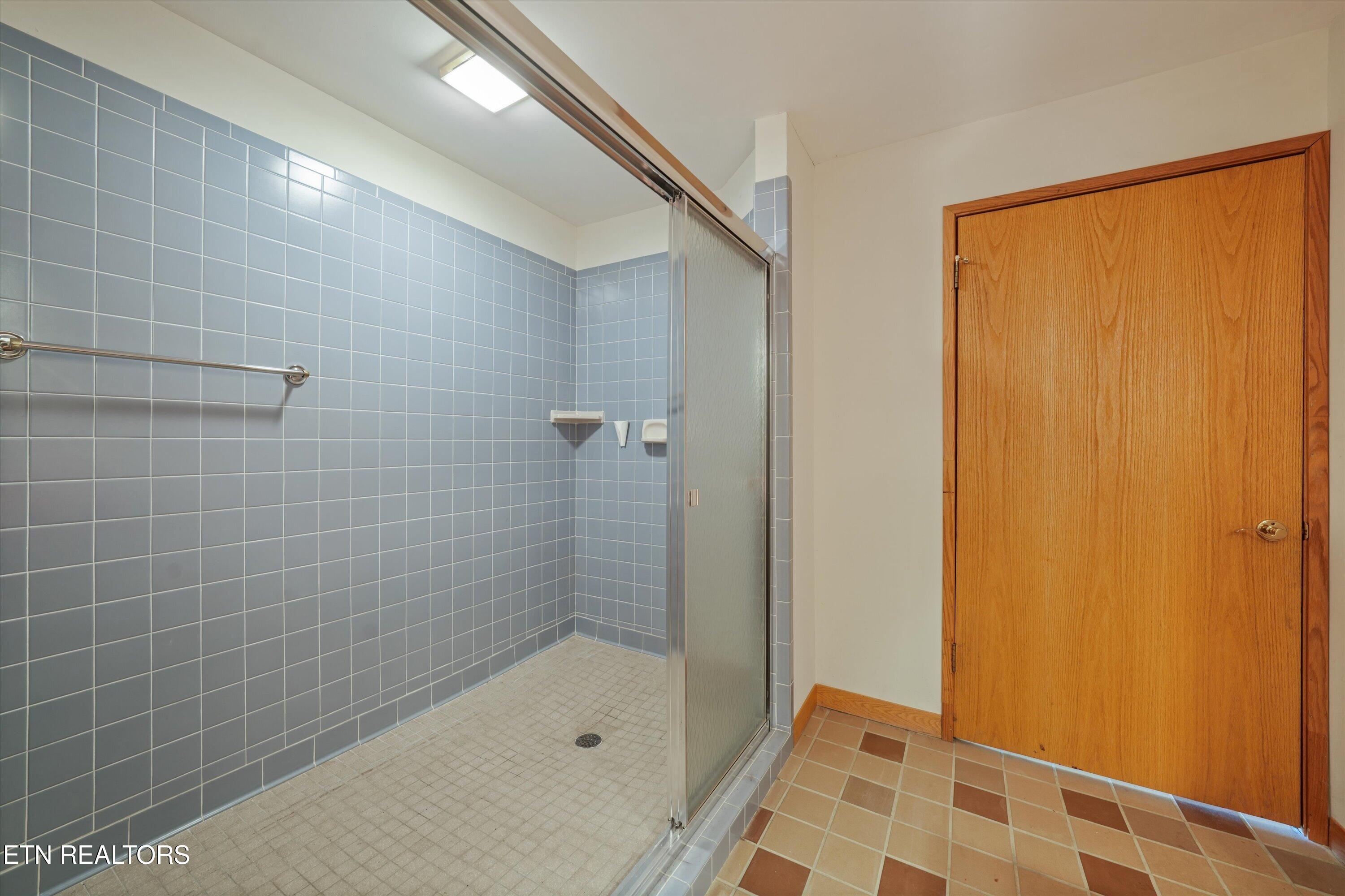 109 Lakeview Place