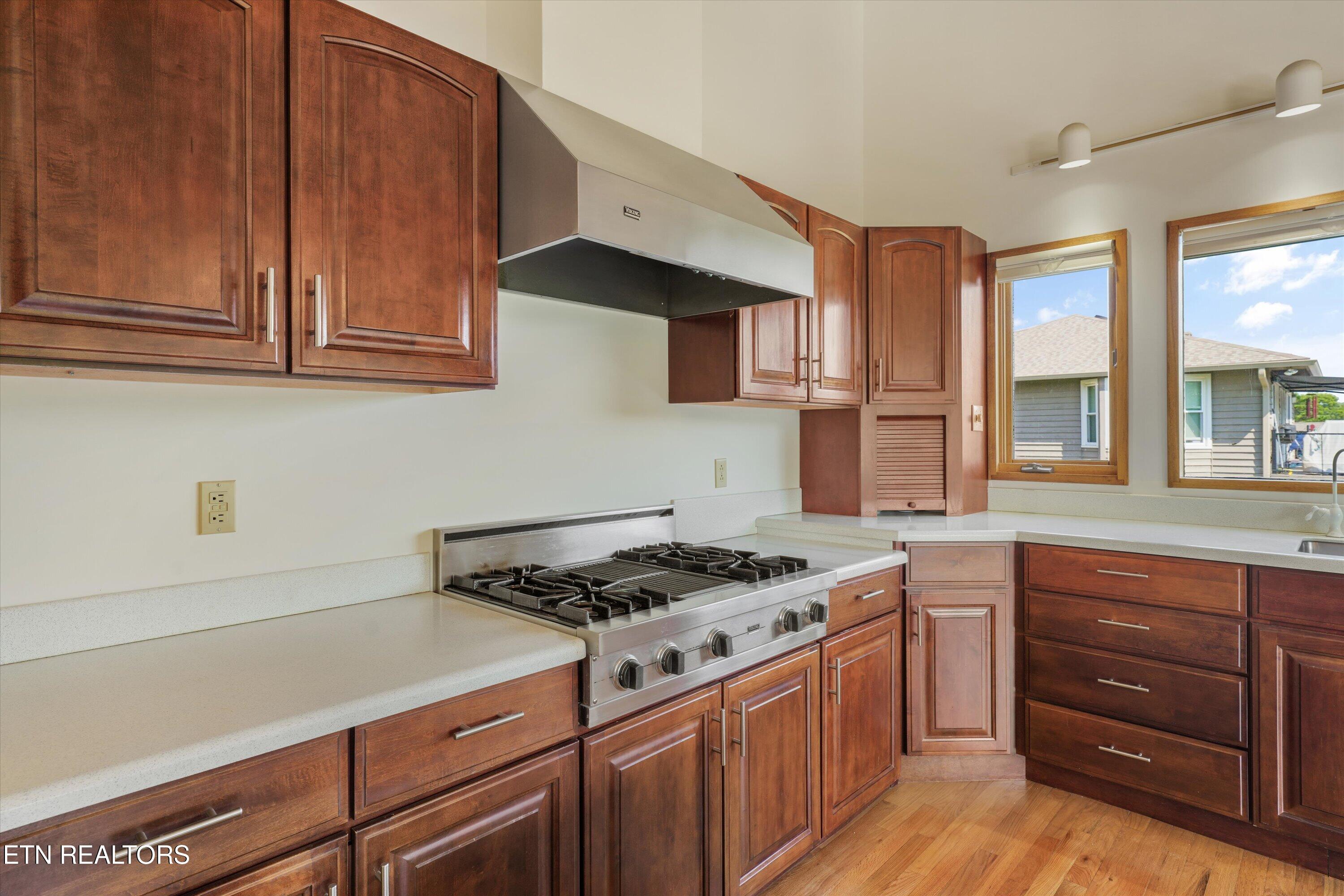 109 Lakeview Place
