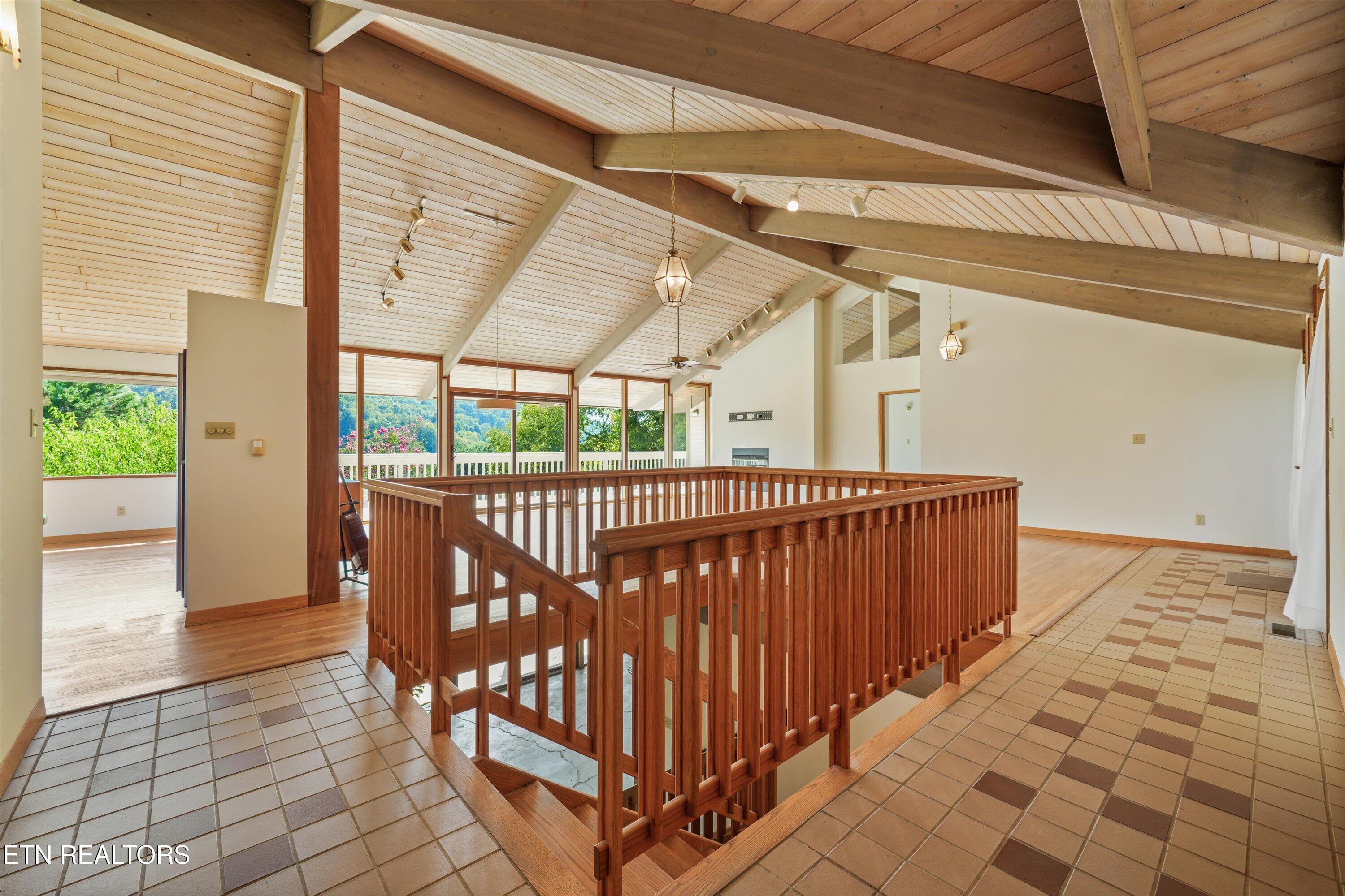 109 Lakeview Place