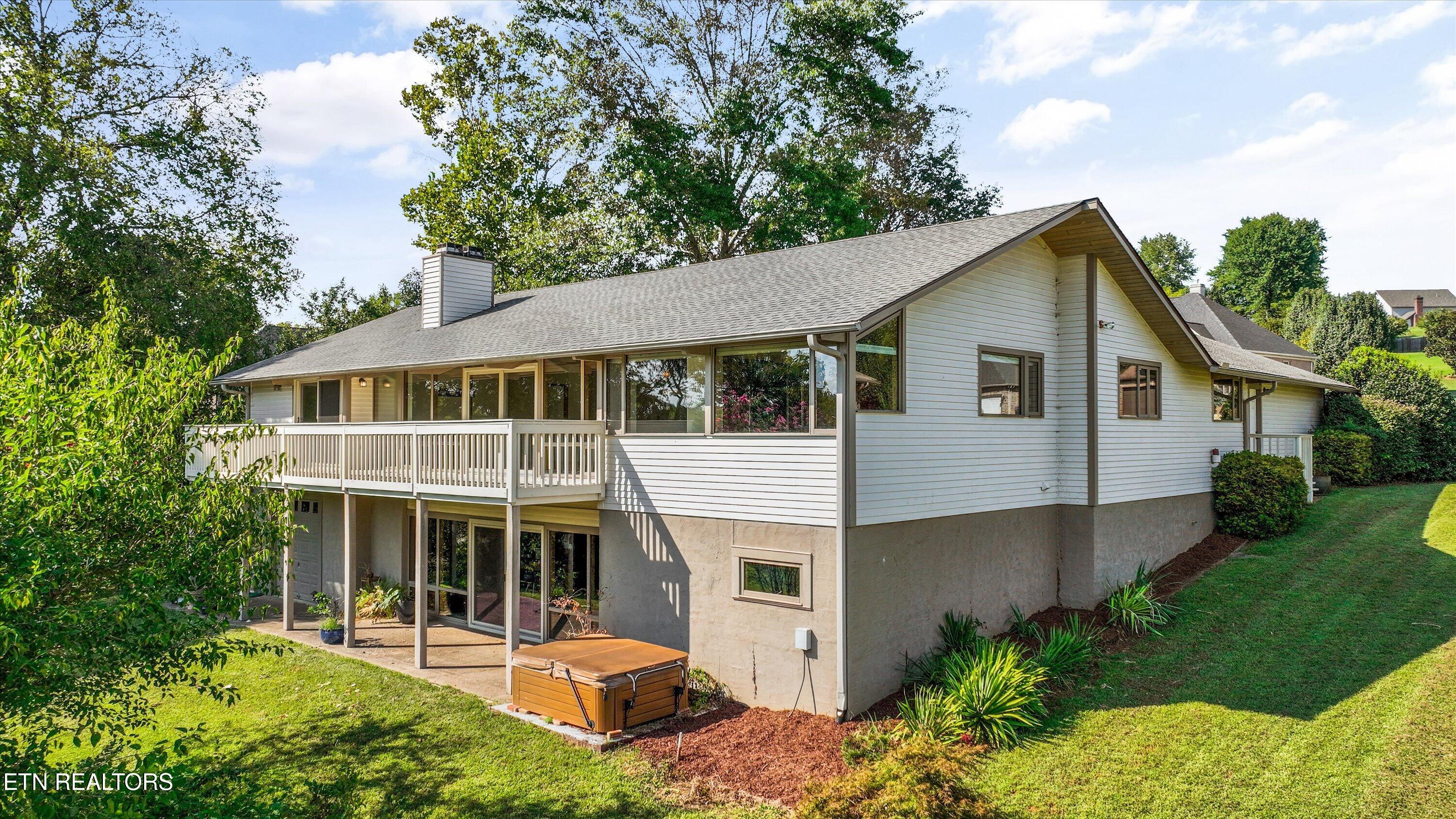 109 Lakeview Place