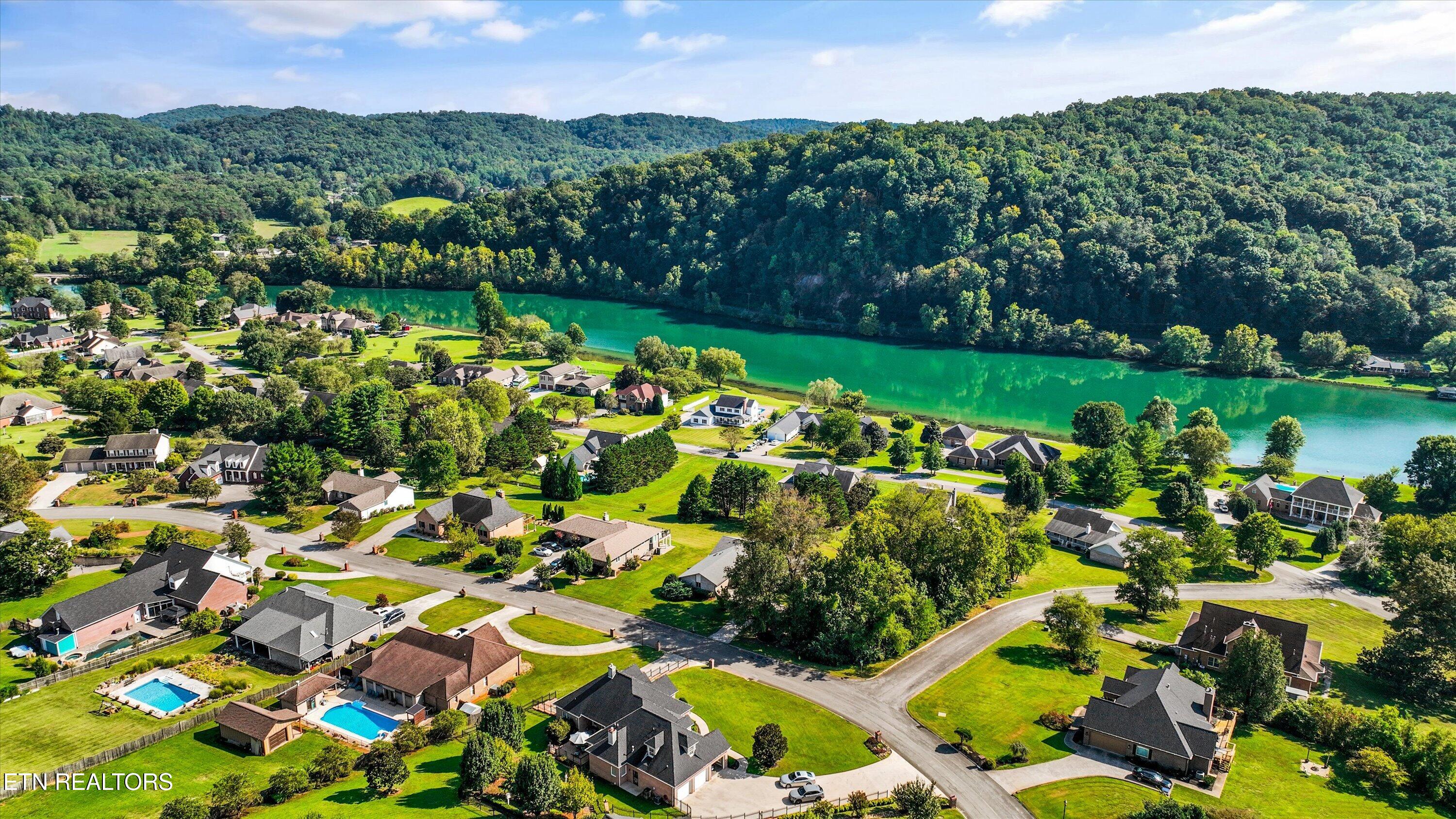 109 Lakeview Place