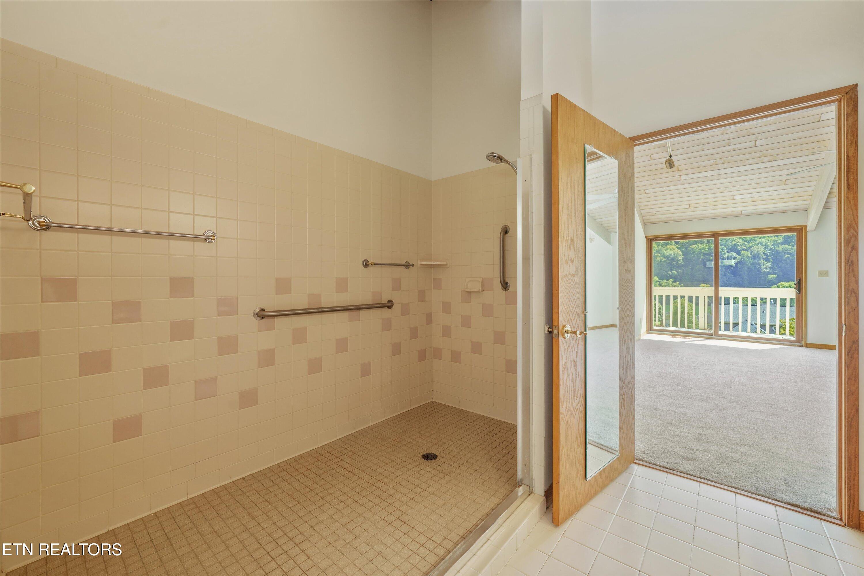 109 Lakeview Place