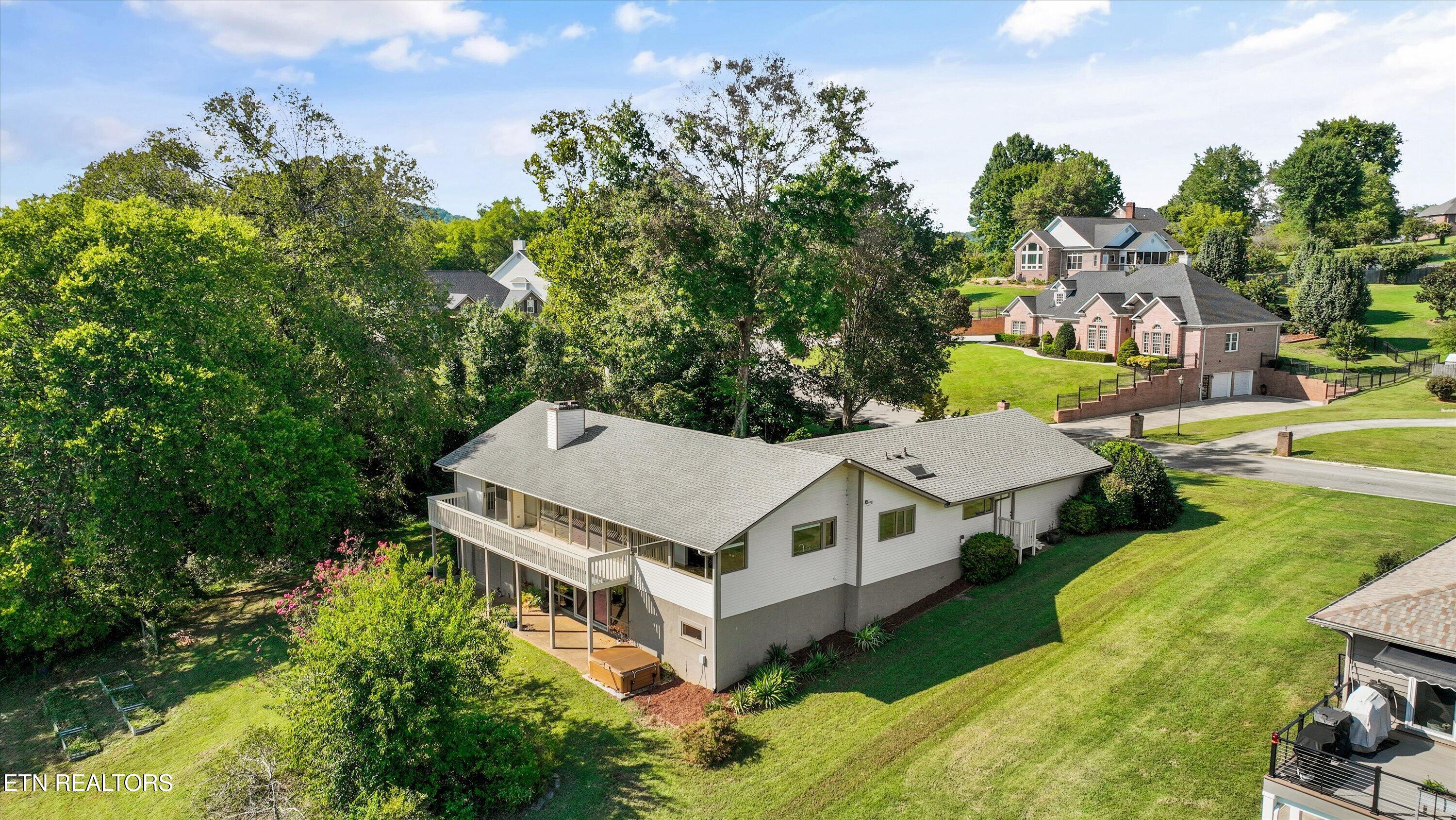 109 Lakeview Place