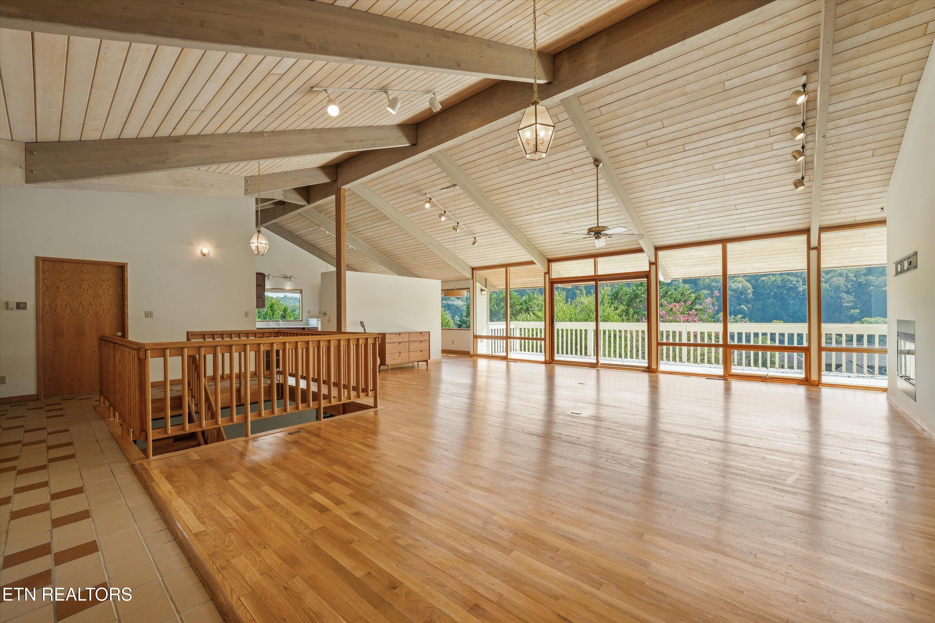 109 Lakeview Place