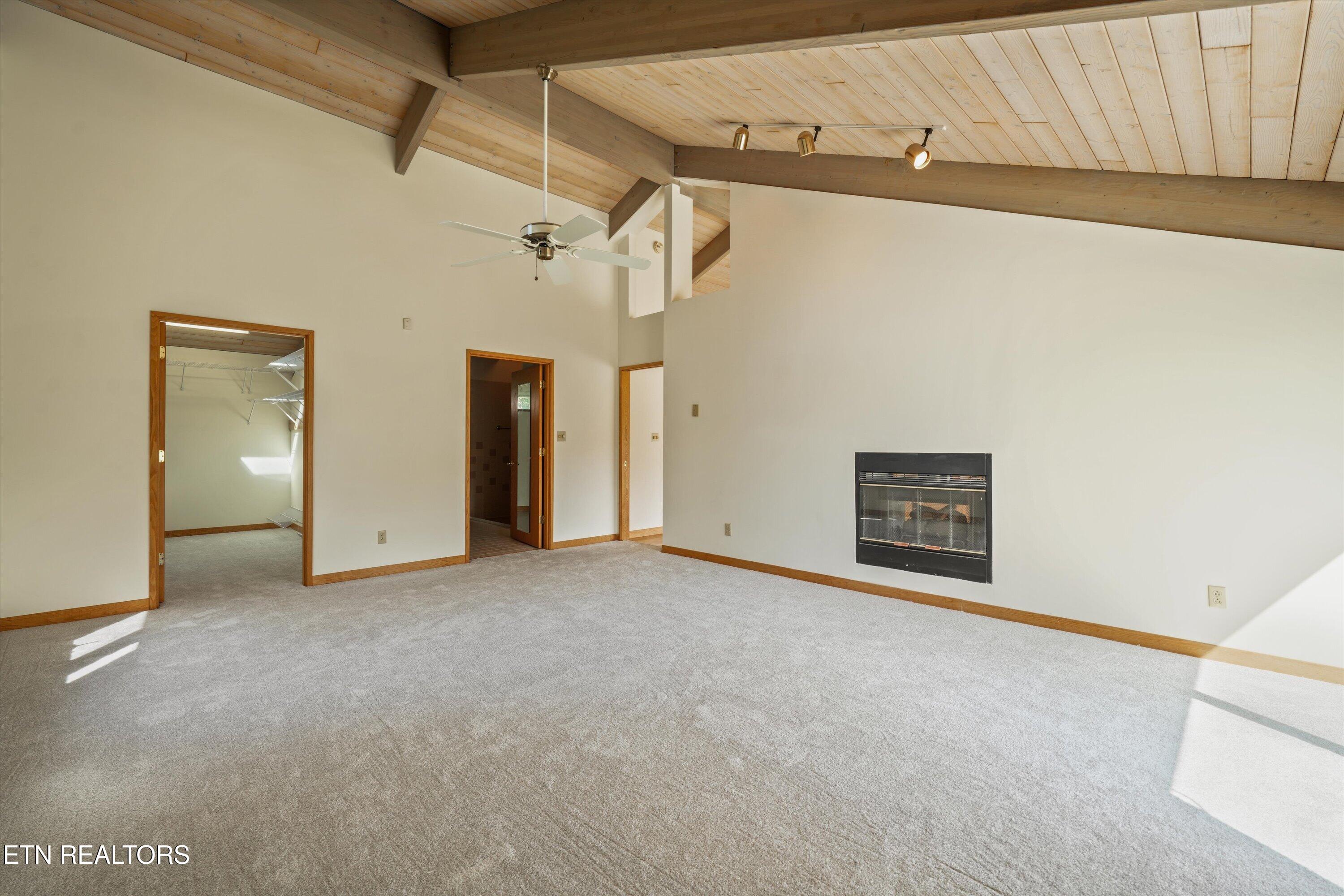 109 Lakeview Place