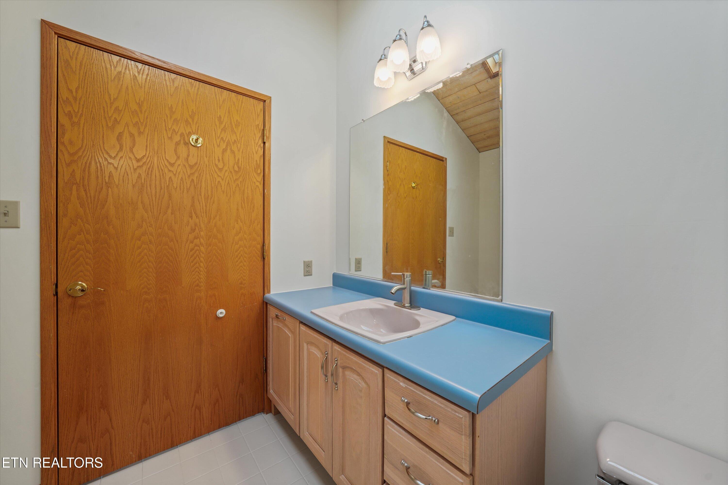 109 Lakeview Place