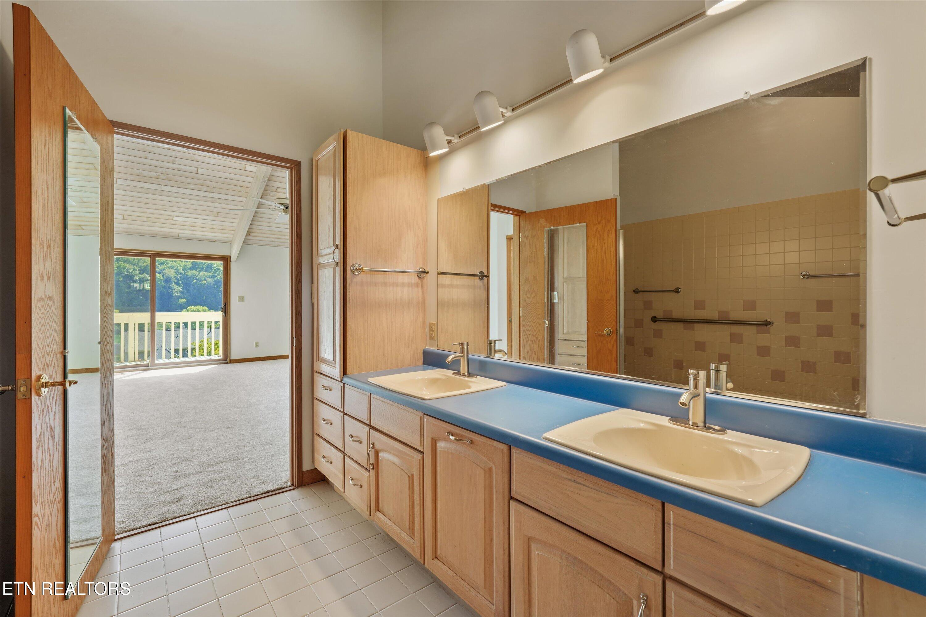 109 Lakeview Place