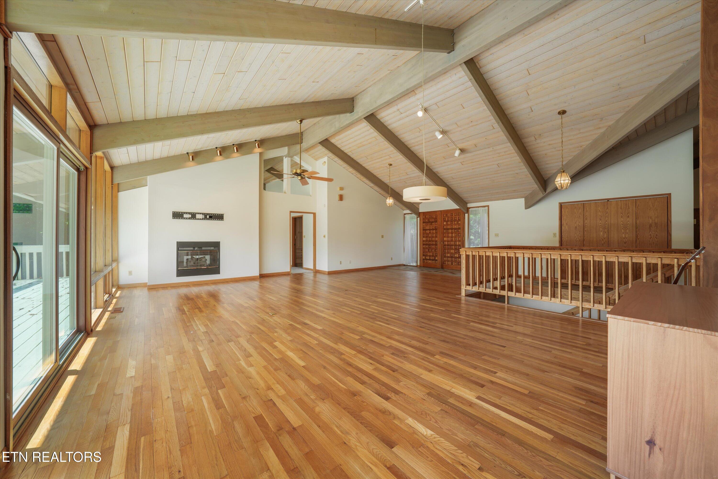 109 Lakeview Place
