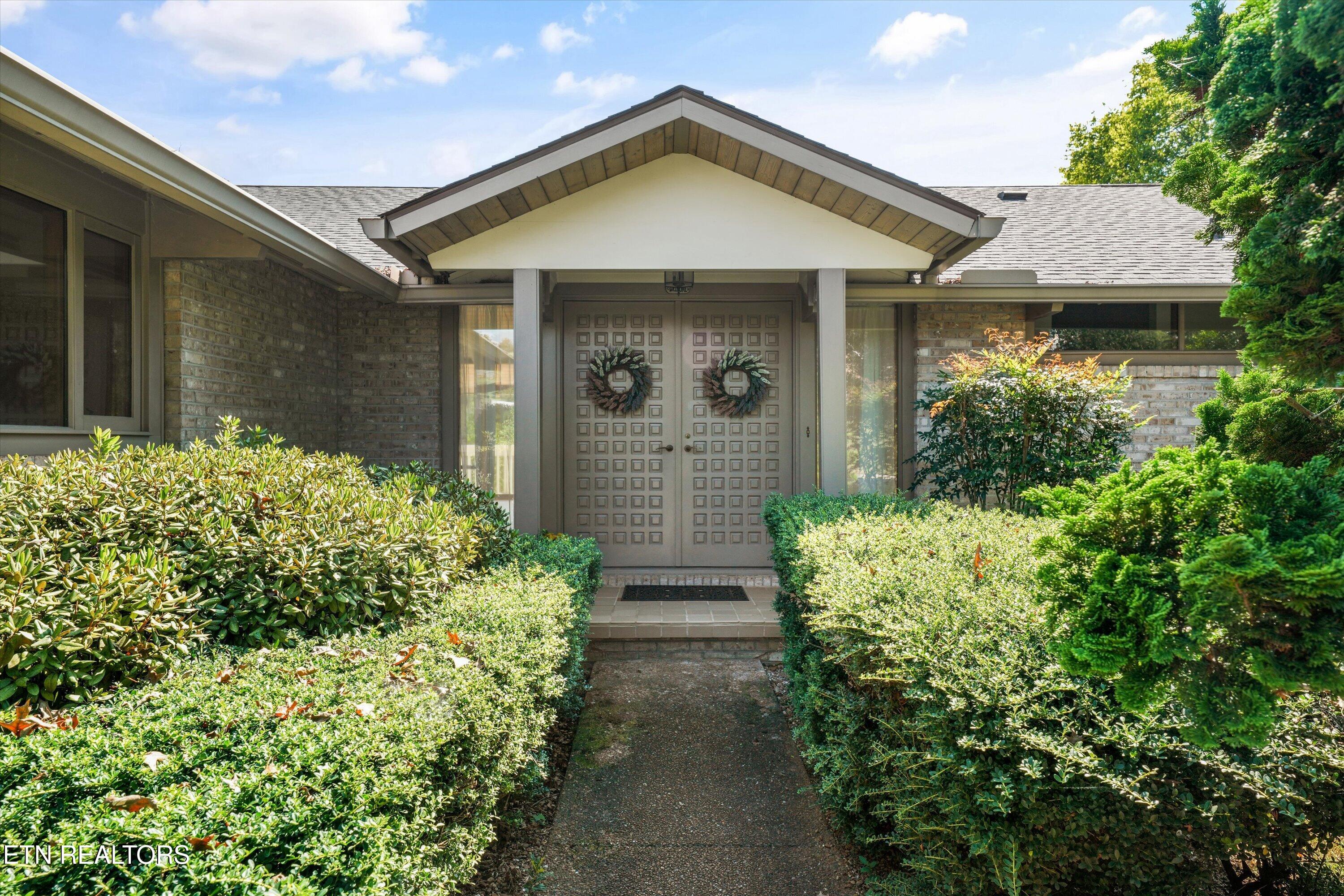 109 Lakeview Place