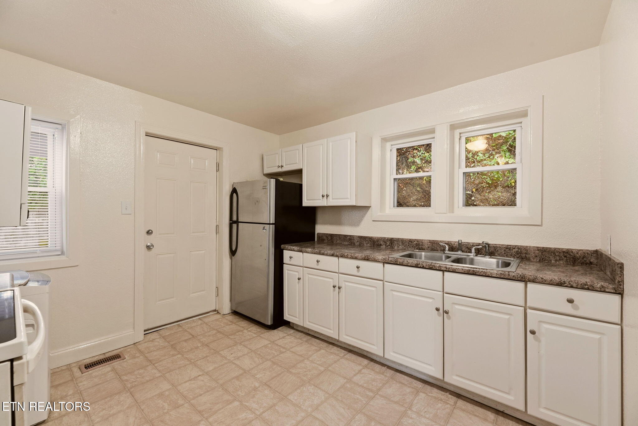 517 Cherry St, LaFollette