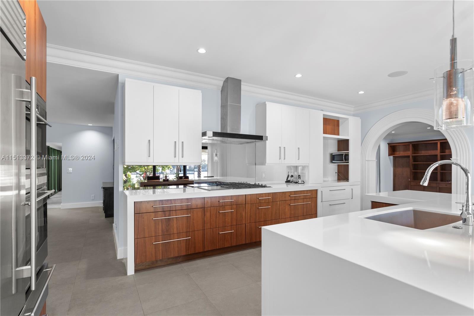 250 W San Marino Dr