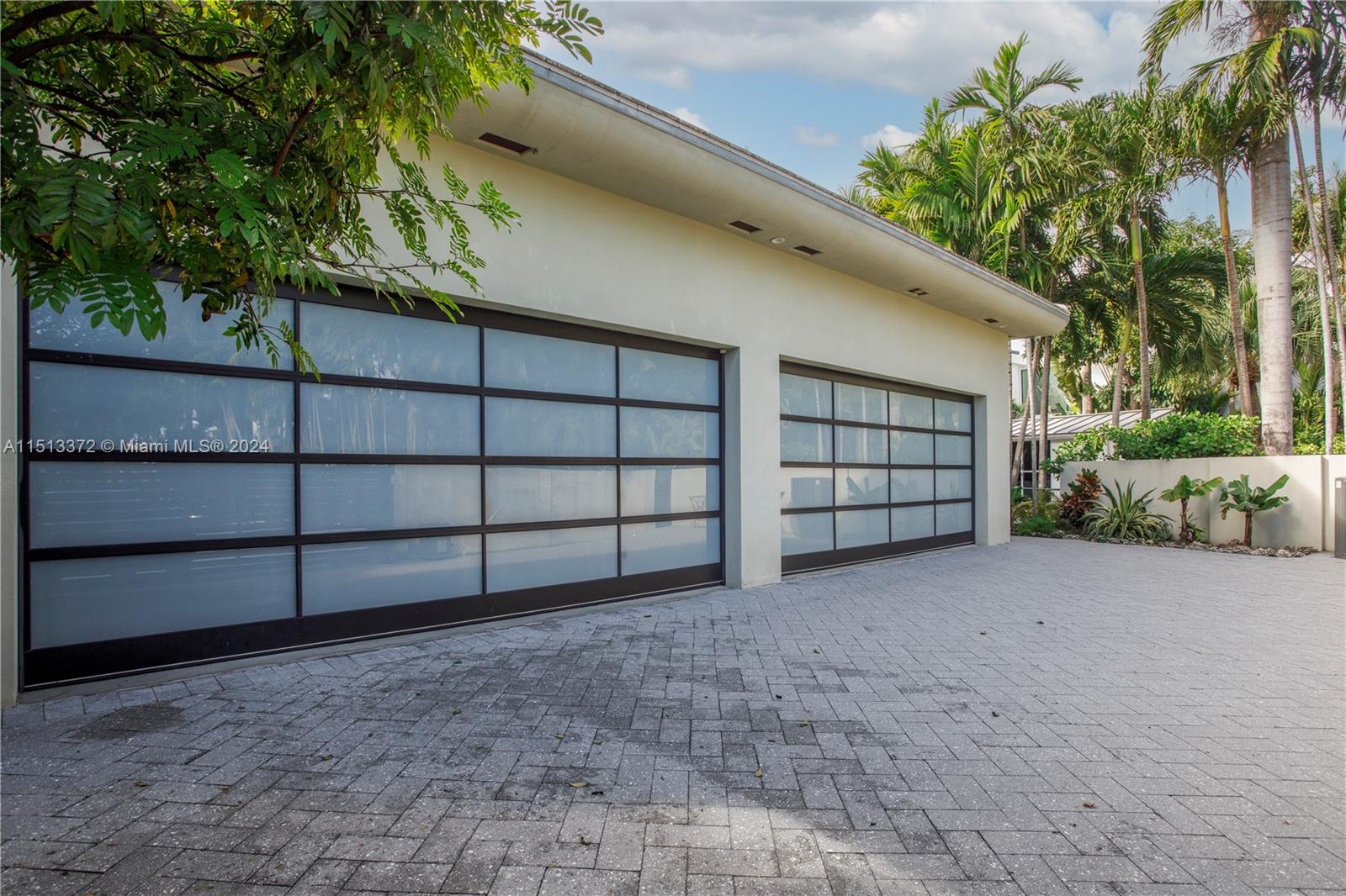 250 W San Marino Dr