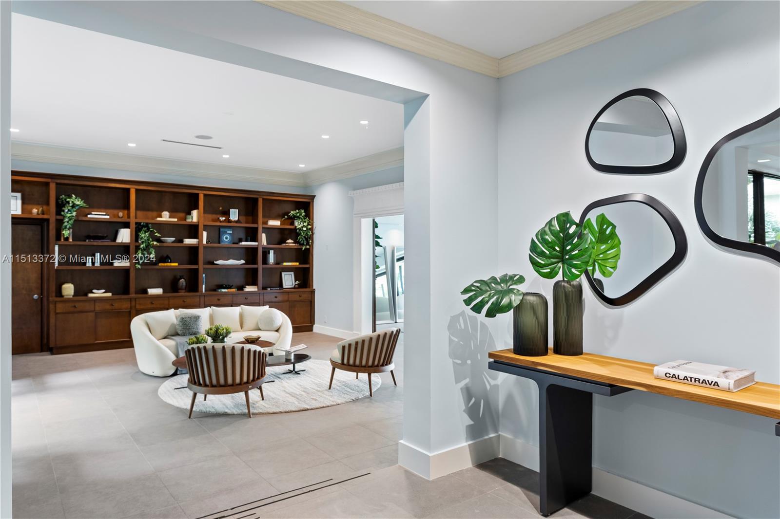 250 W San Marino Dr