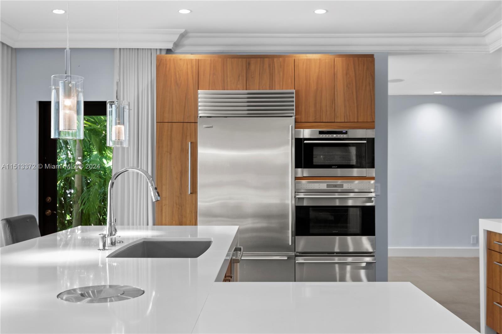 250 W San Marino Dr
