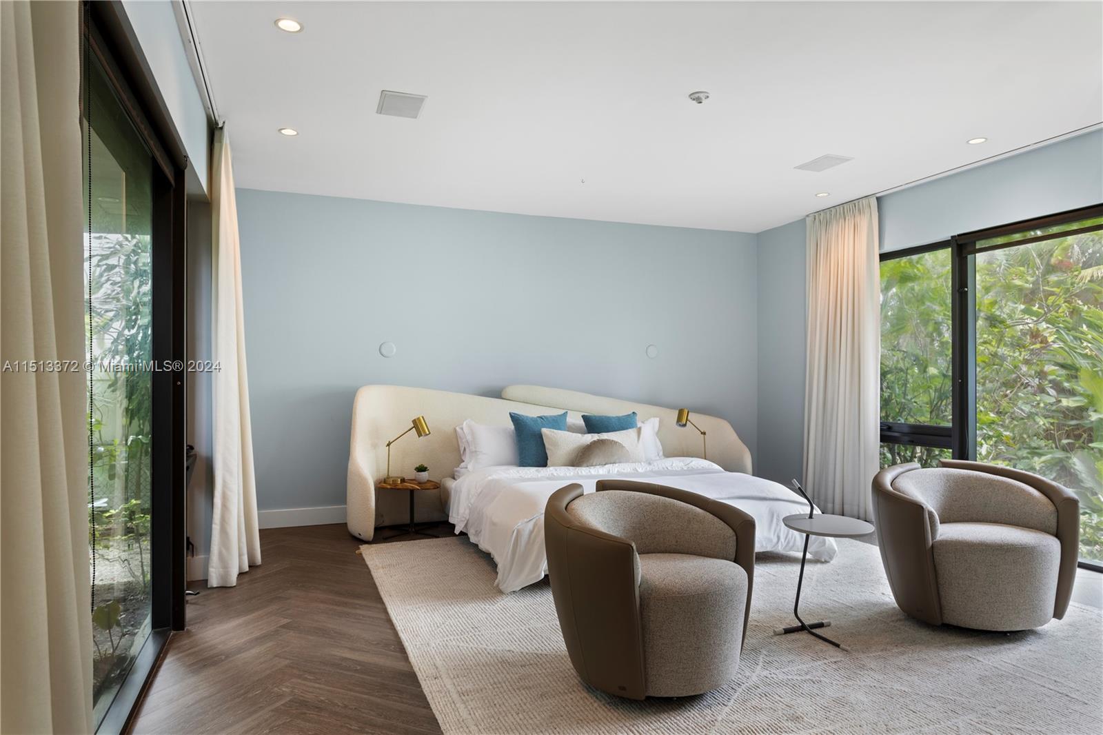 250 W San Marino Dr