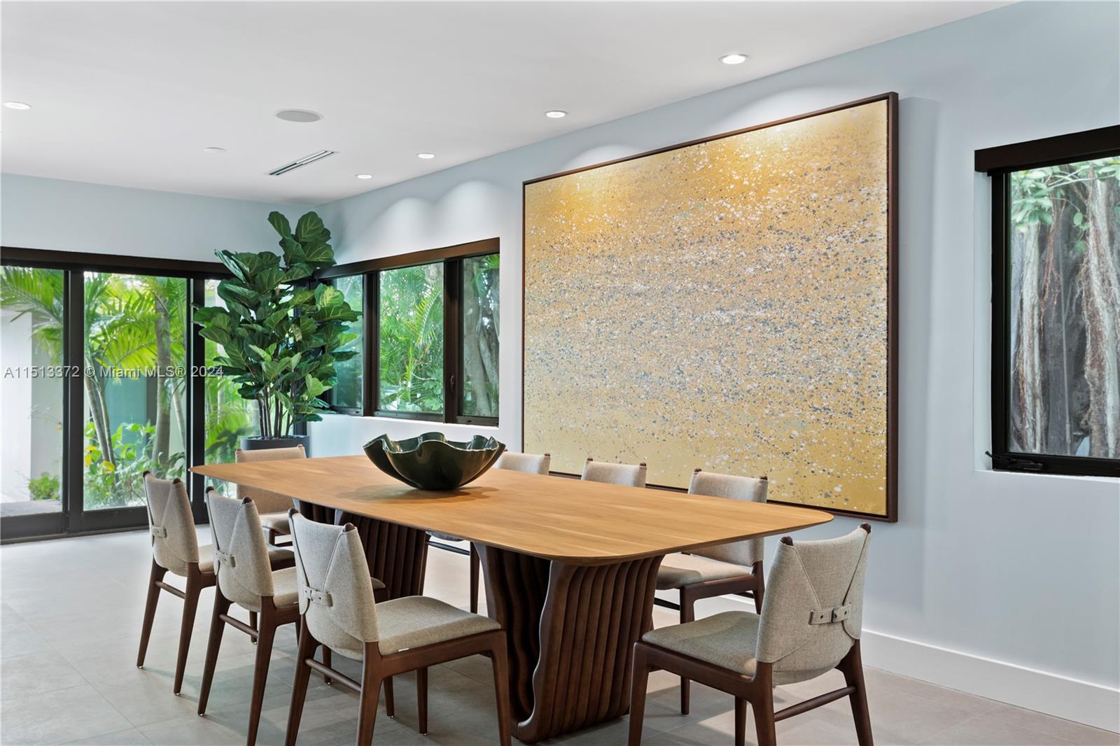 250 W San Marino Dr