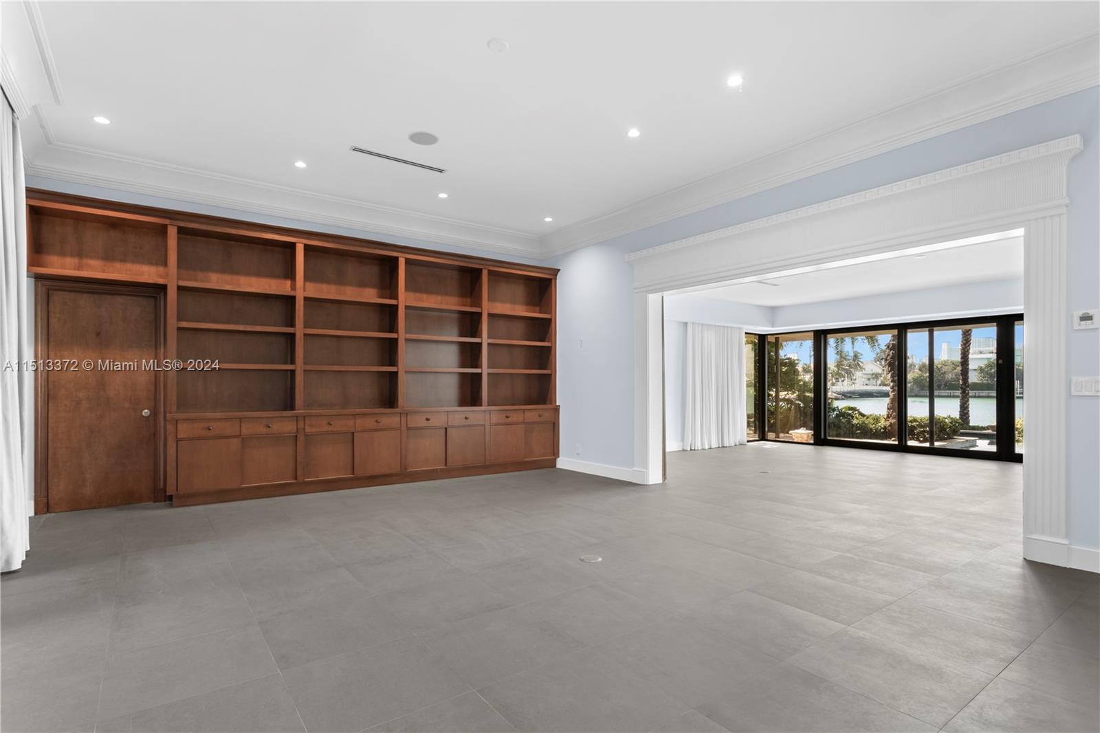 250 W San Marino Dr