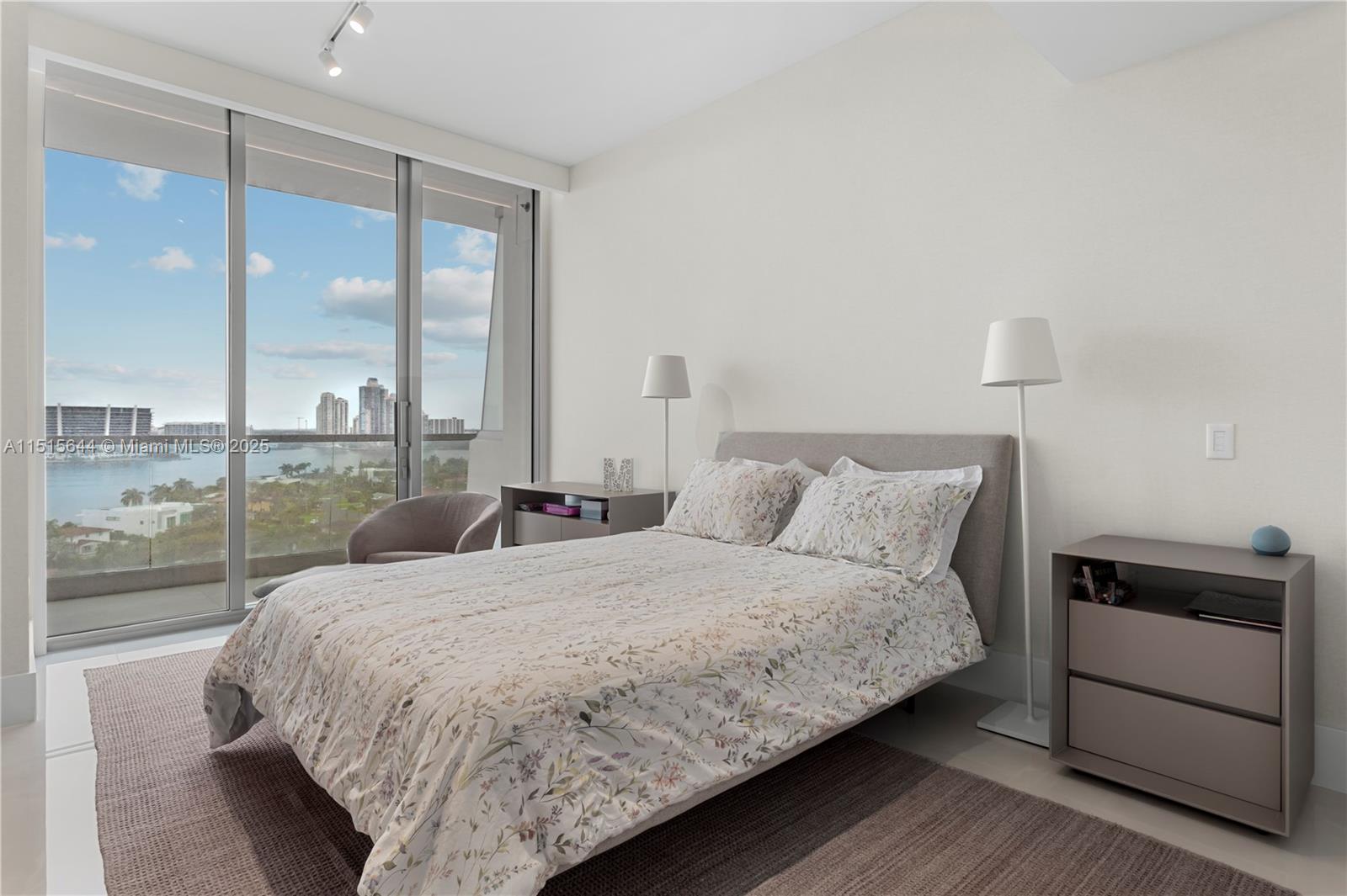 18501 Collins Ave # 1003