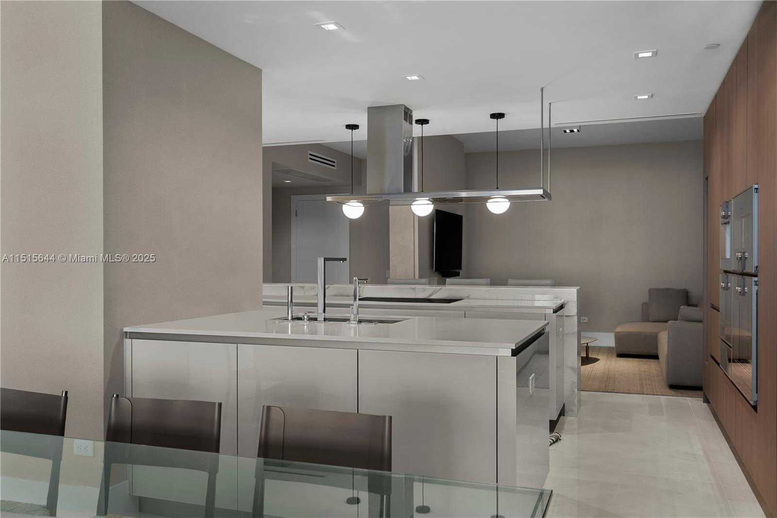 18501 Collins Ave # 1003