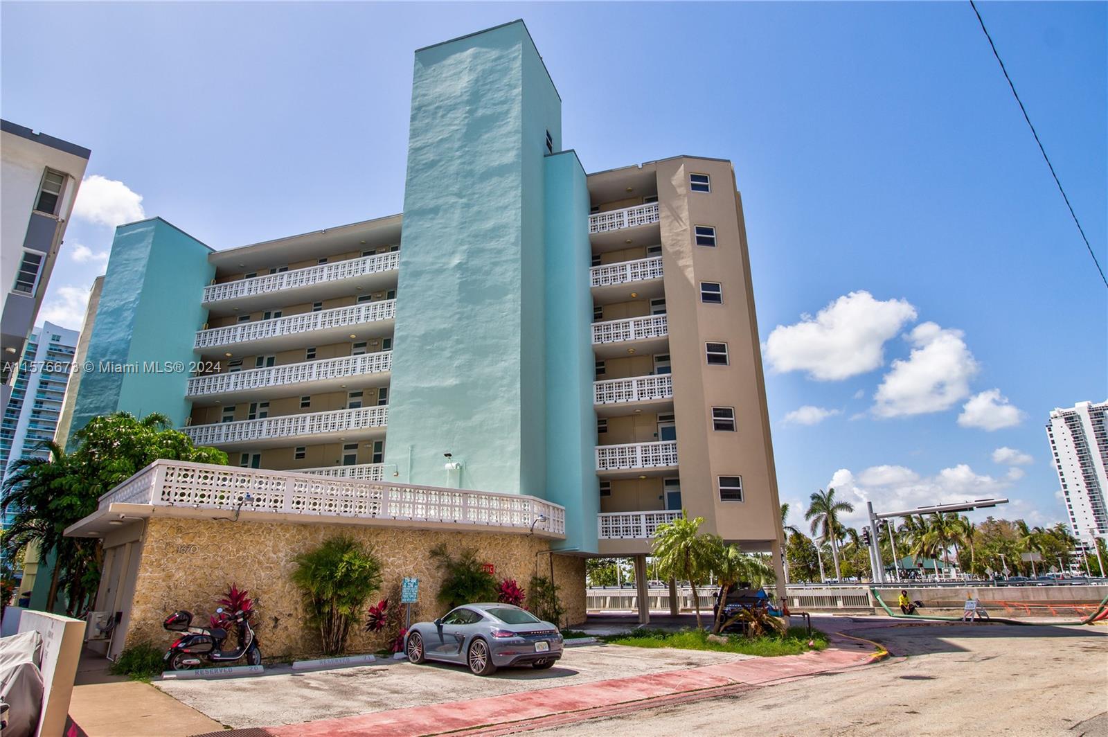 1670 Lincoln Ct # 3C