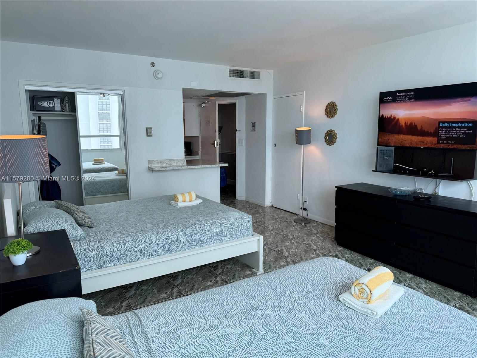 5445 Collins Ave # 814