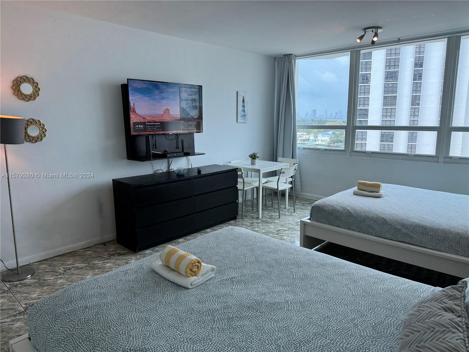 5445 Collins Ave # 814