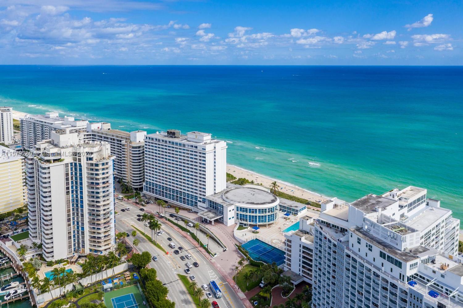 5445 Collins Ave # 814