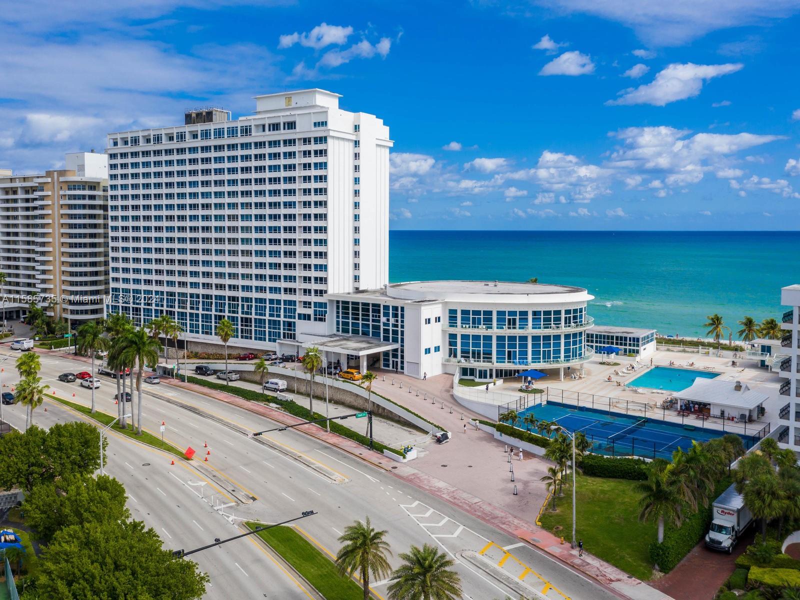 5445 Collins Ave # 812
