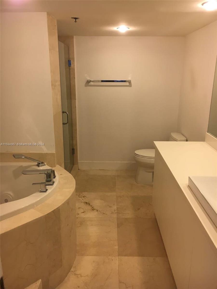 251 Crandon Blvd # 837