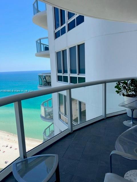 6365 Collins Avenue # 2811